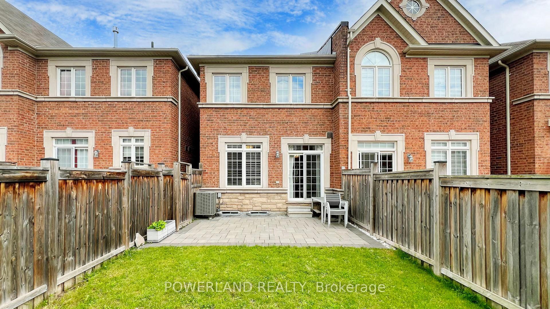 Photo 33 of 111 Spruce Pine Crescent, Vaughan, Patterson — HOMEH
