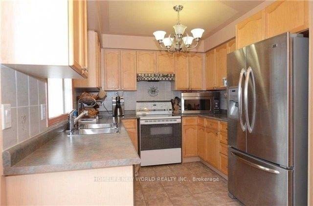 Photo 2 of 67 Eddington Place, Vaughan, Maple — HOMEH