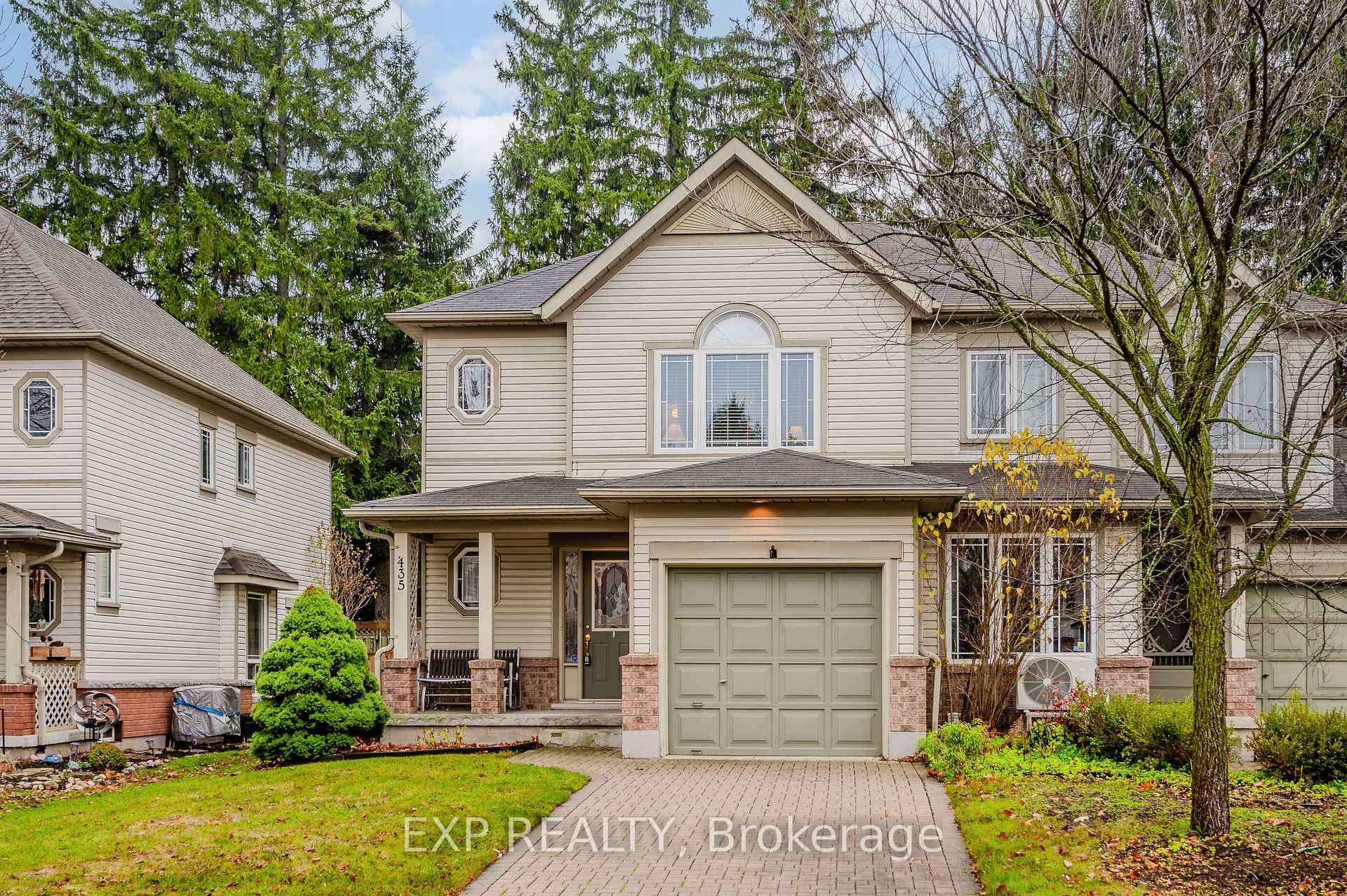 Photo 2 of 435 Shadow Wood Crescent, Waterloo — HOMEH