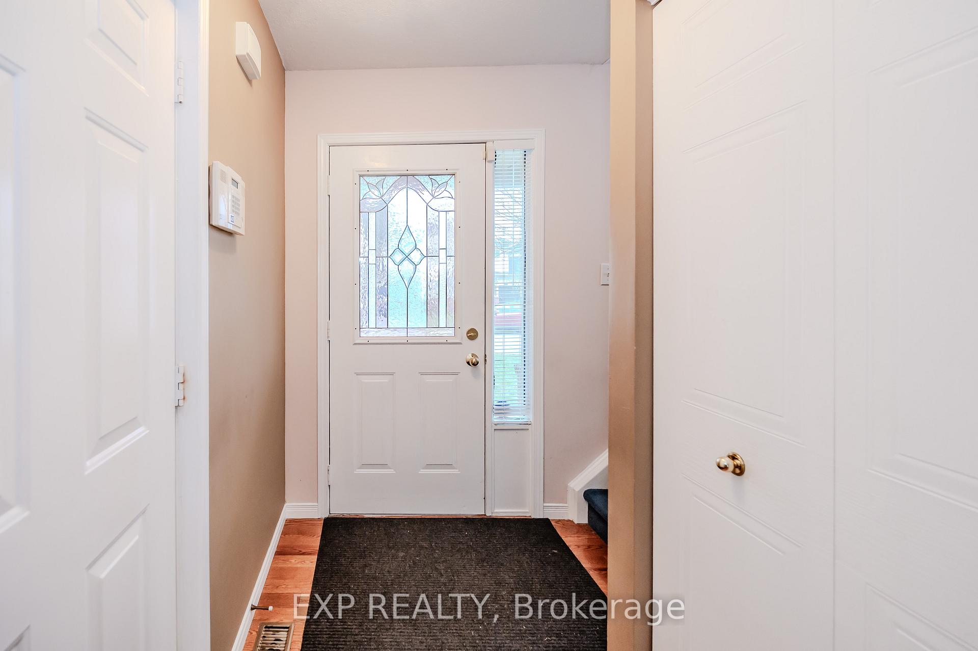 Photo 5 of 435 Shadow Wood Crescent, Waterloo — HOMEH