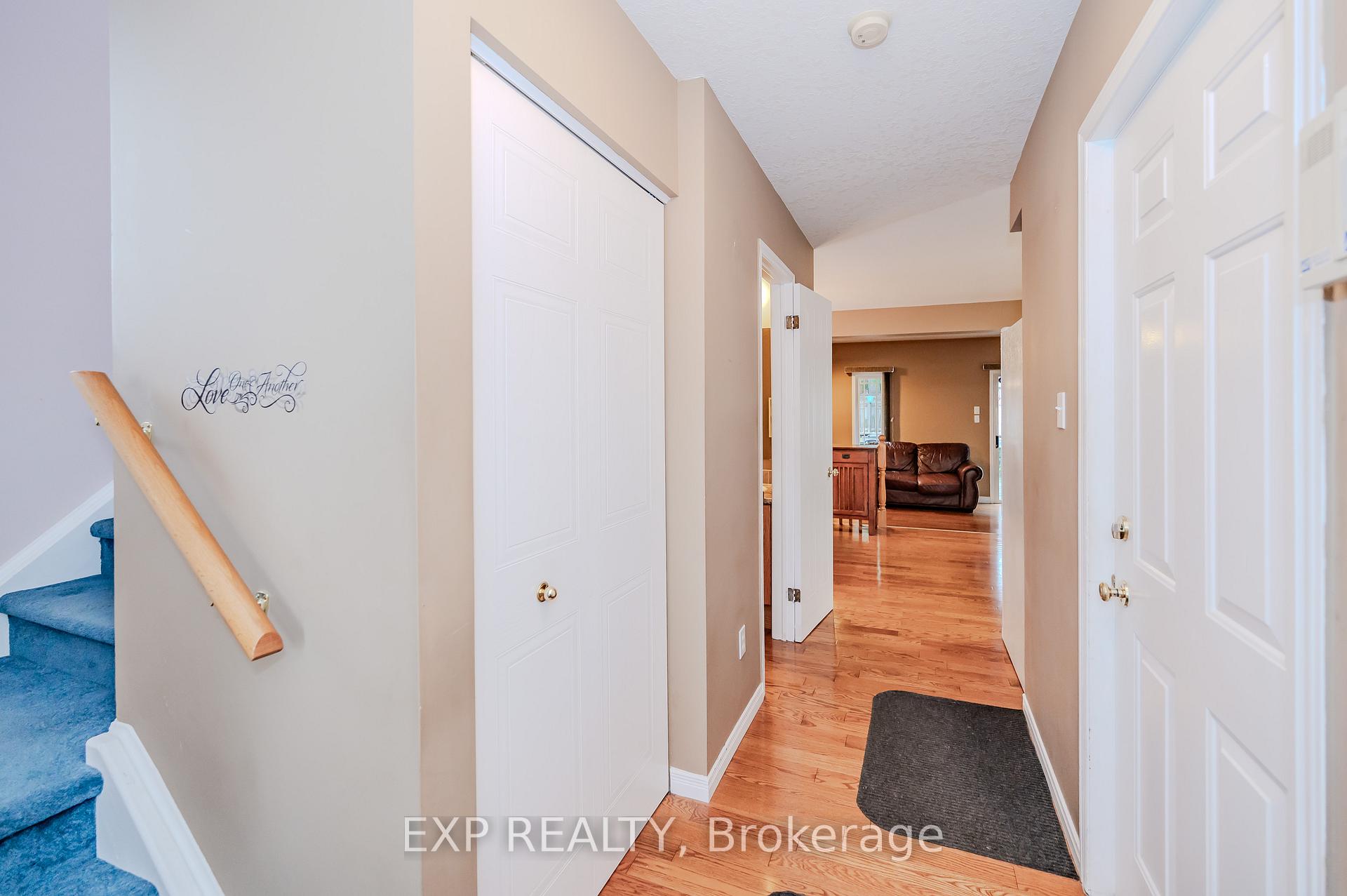 Photo 6 of 435 Shadow Wood Crescent, Waterloo — HOMEH