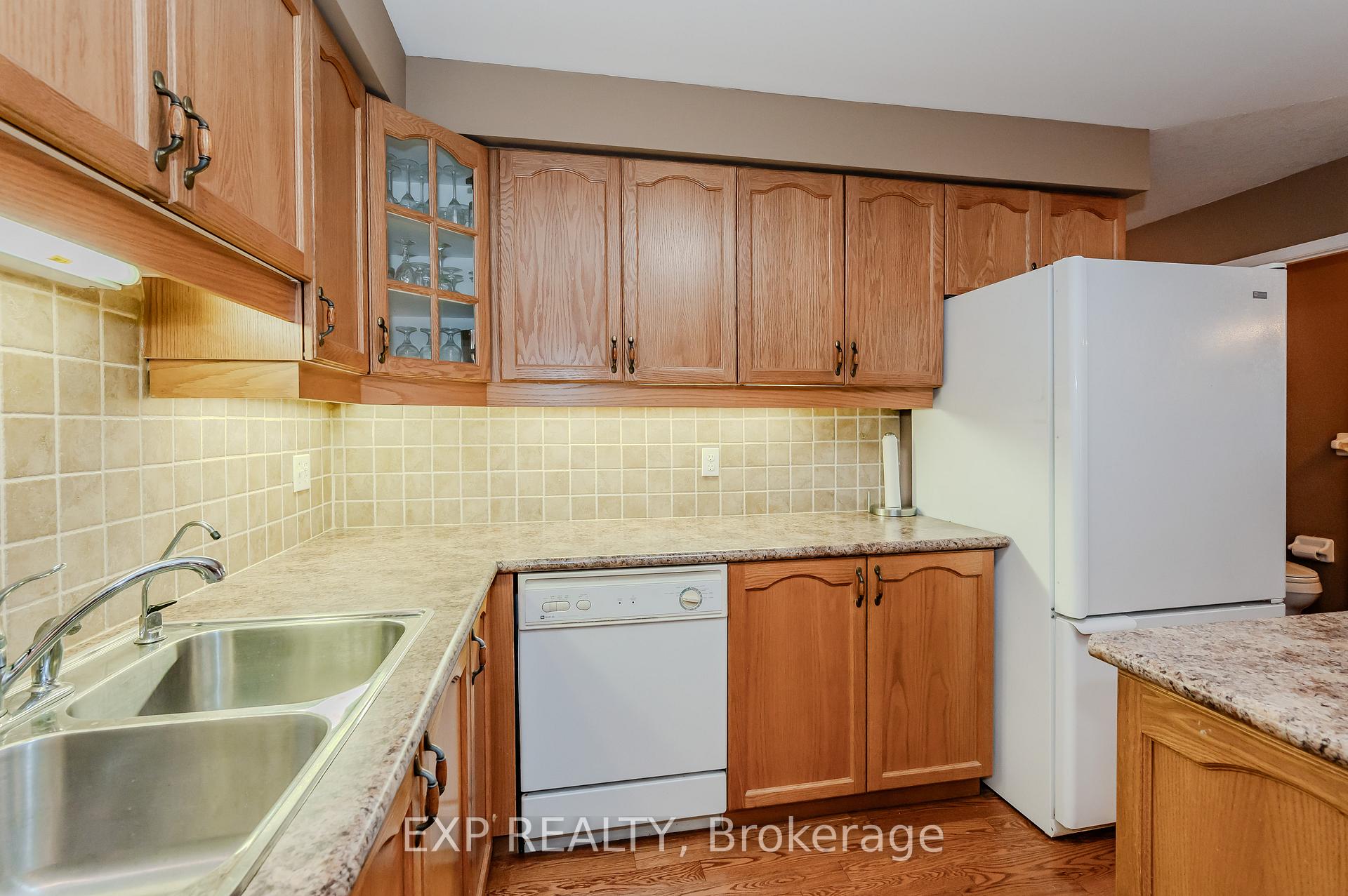 Photo 10 of 435 Shadow Wood Crescent, Waterloo — HOMEH