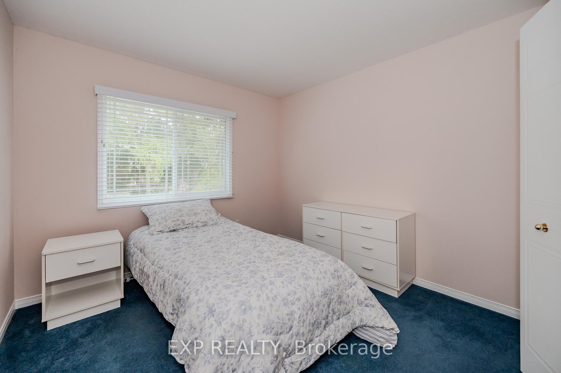 Photo 20 of 435 Shadow Wood Crescent, Waterloo — HOMEH