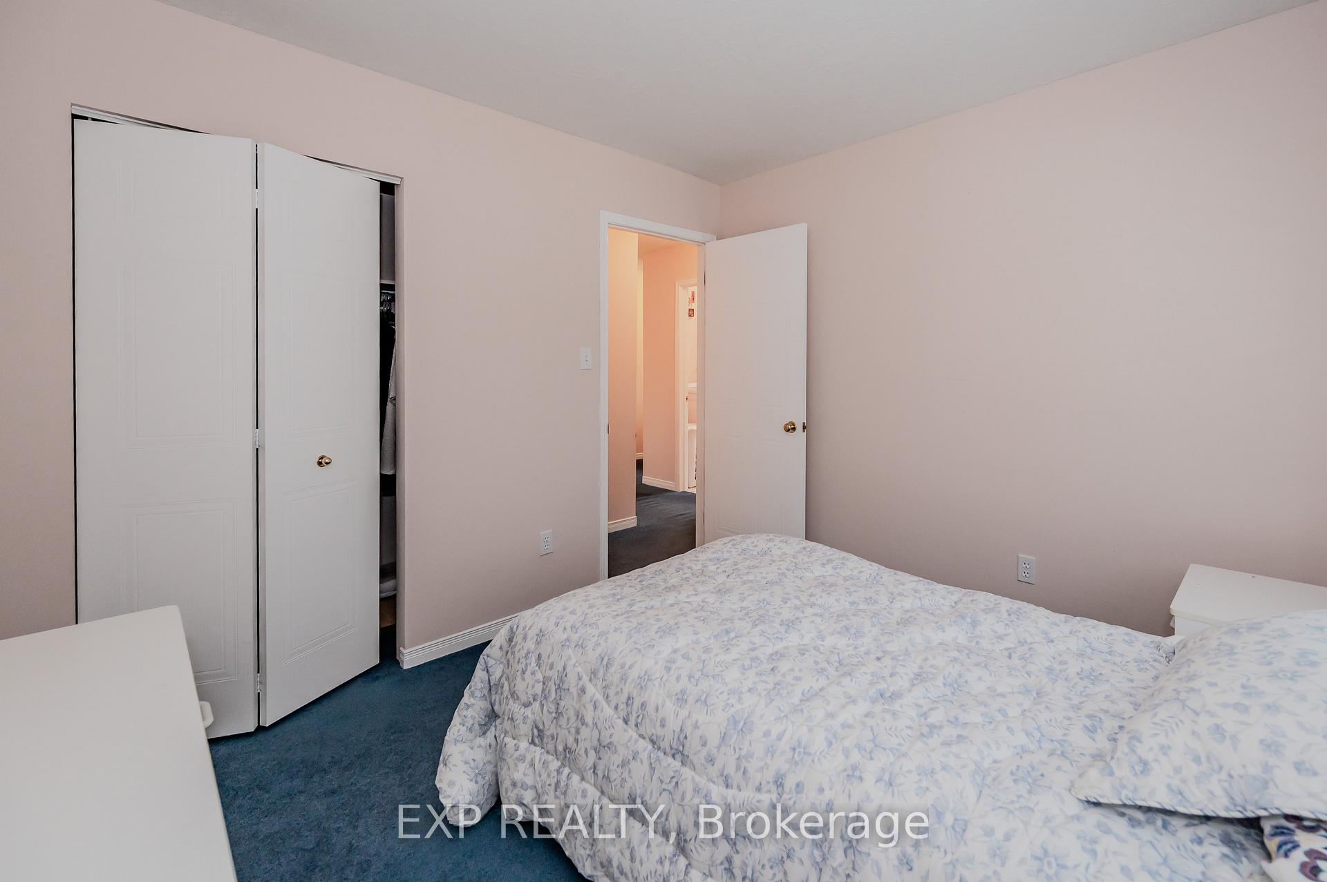 Photo 21 of 435 Shadow Wood Crescent, Waterloo — HOMEH
