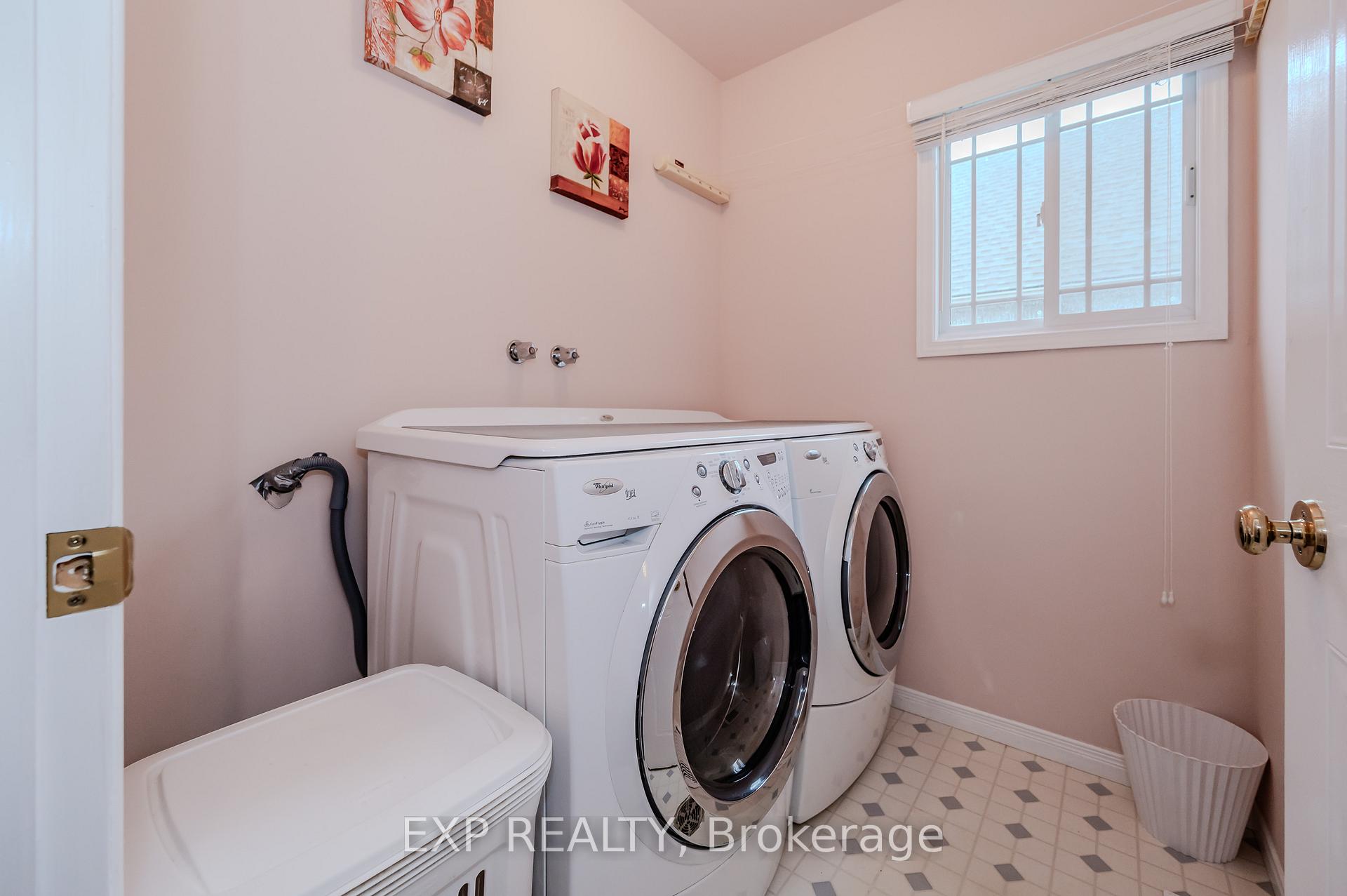 Photo 24 of 435 Shadow Wood Crescent, Waterloo — HOMEH