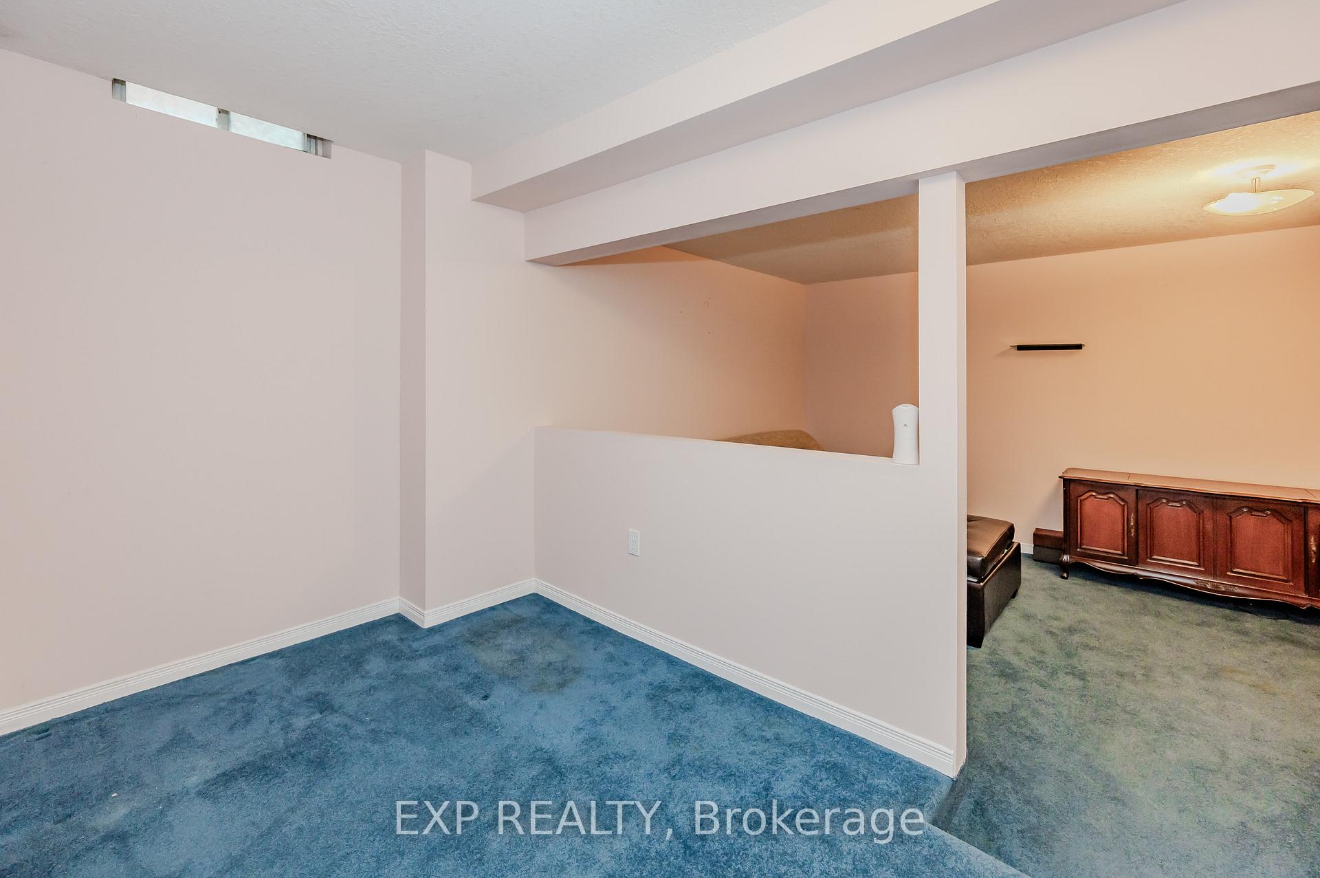 Photo 25 of 435 Shadow Wood Crescent, Waterloo — HOMEH