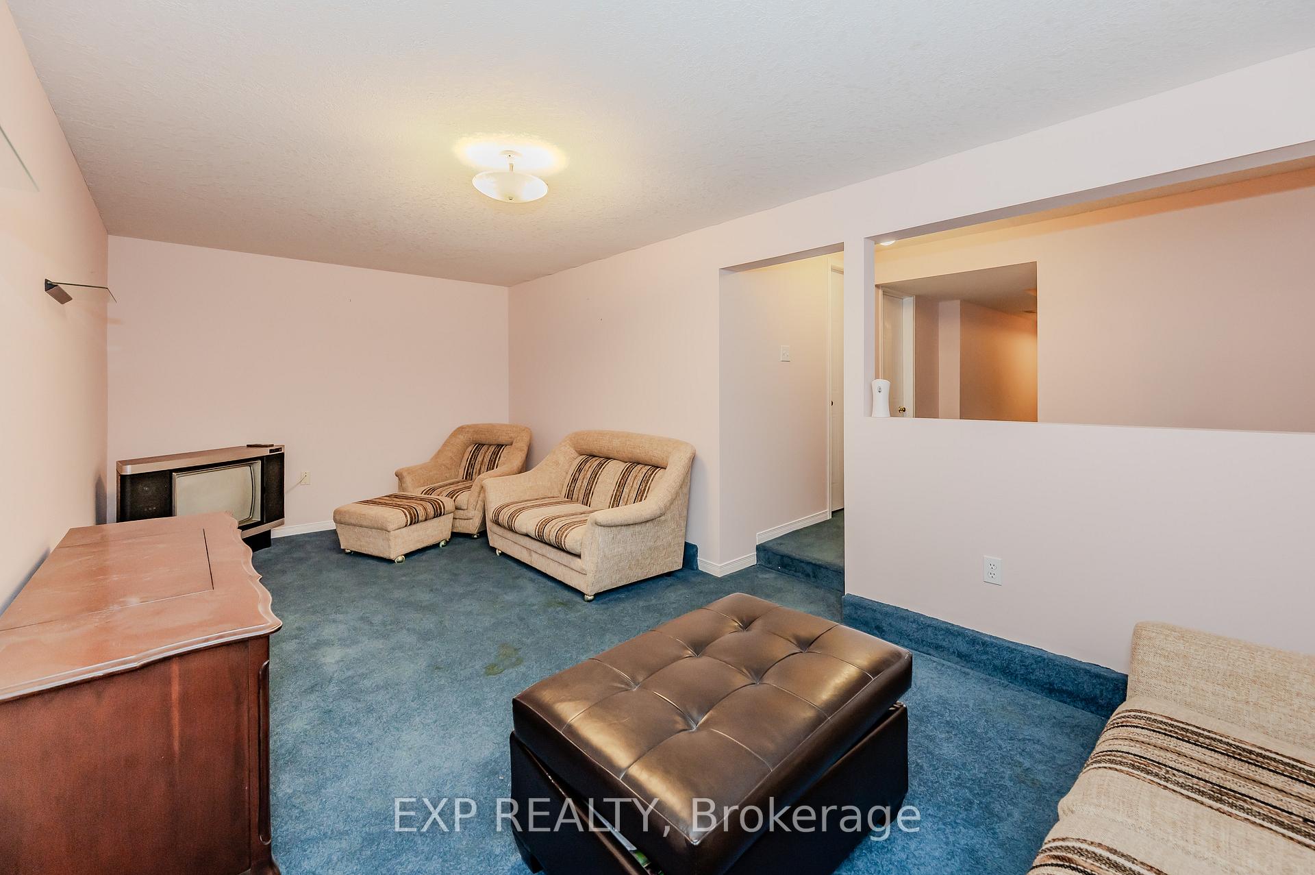 Photo 28 of 435 Shadow Wood Crescent, Waterloo — HOMEH