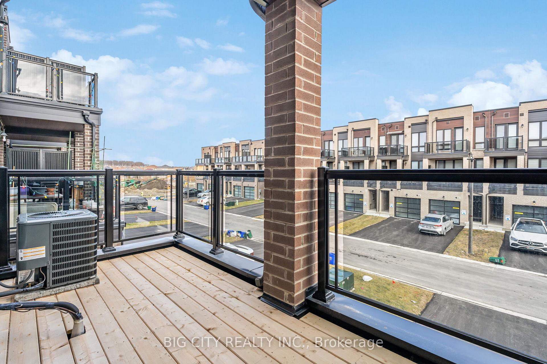 Photo 23 of 105 Stauffer Crescent, Markham, Cornell — HOMEH