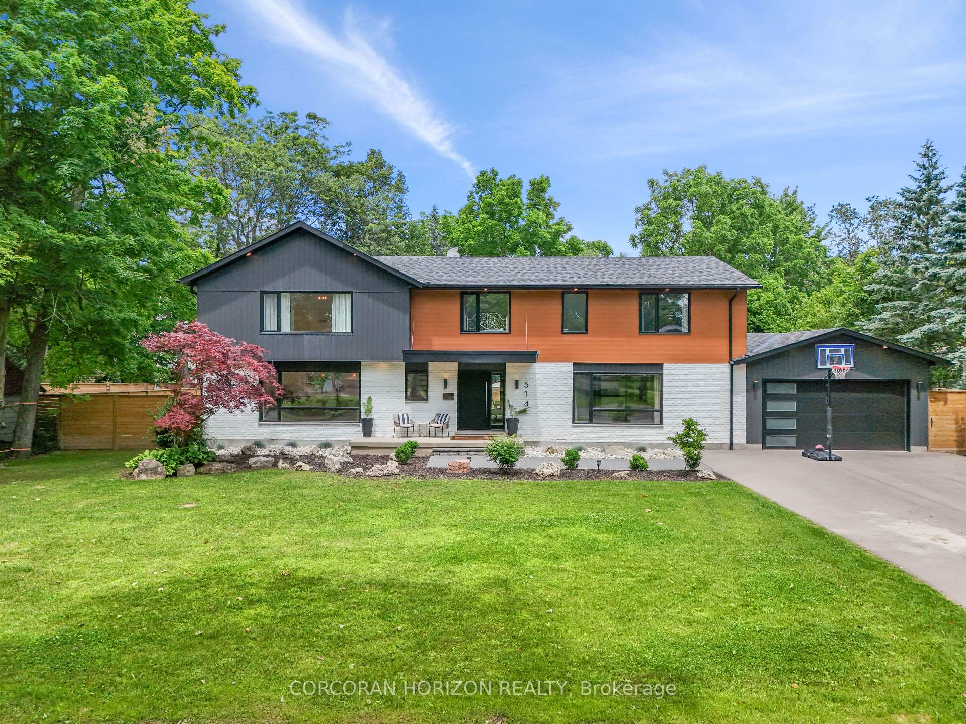 Front of 514 Oxbow Road
