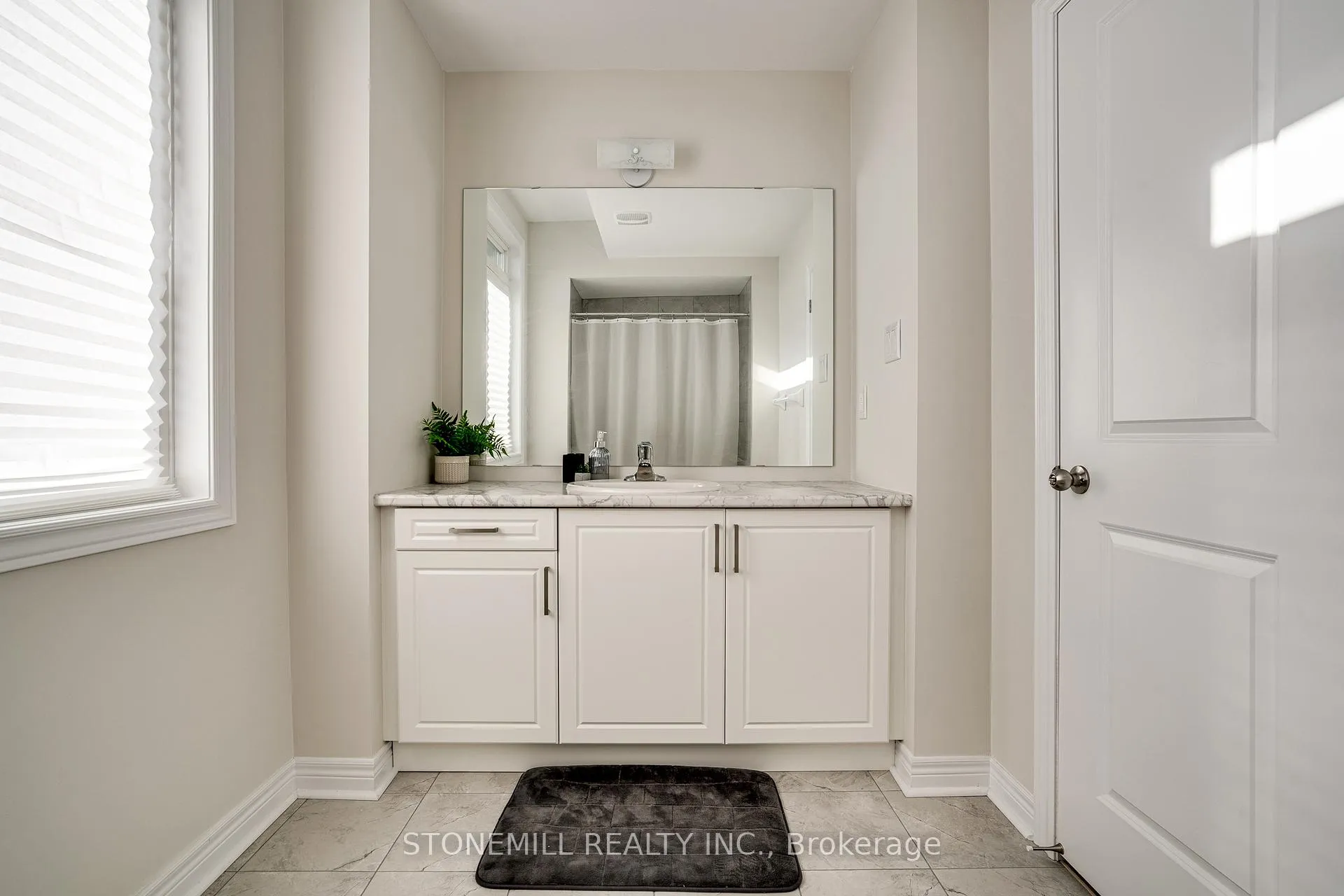 Photo 22 of 26 Bentgrass Drive, Welland, Hwy 406/Welland — HOMEH