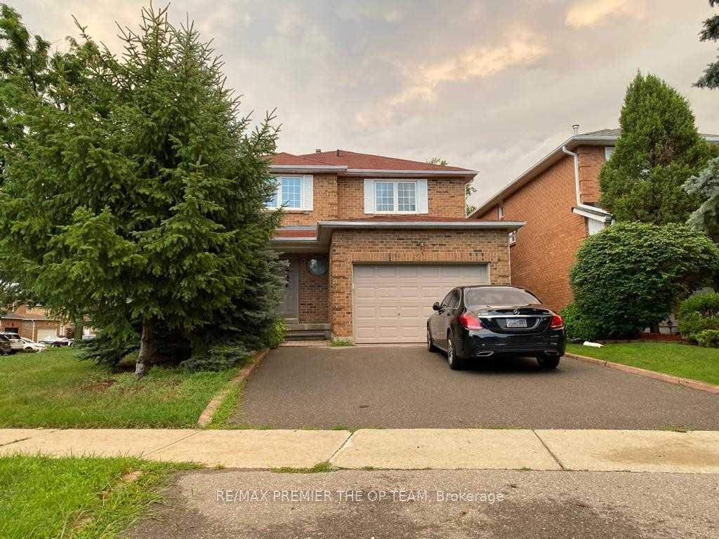 Photo 1 of 21 Pentland Crescent, Vaughan, Maple — HOMEH