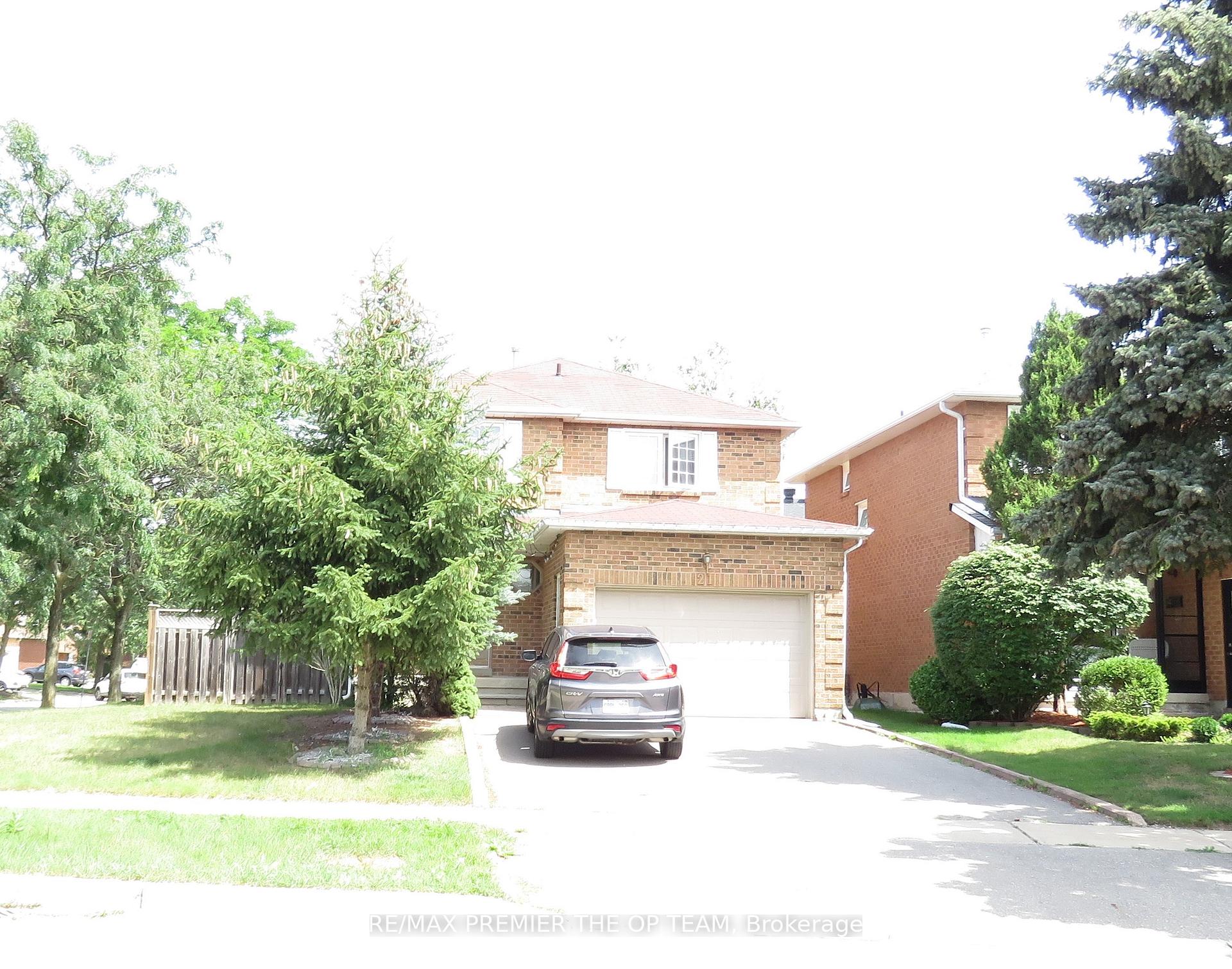 Photo 2 of 21 Pentland Crescent, Vaughan, Maple — HOMEH