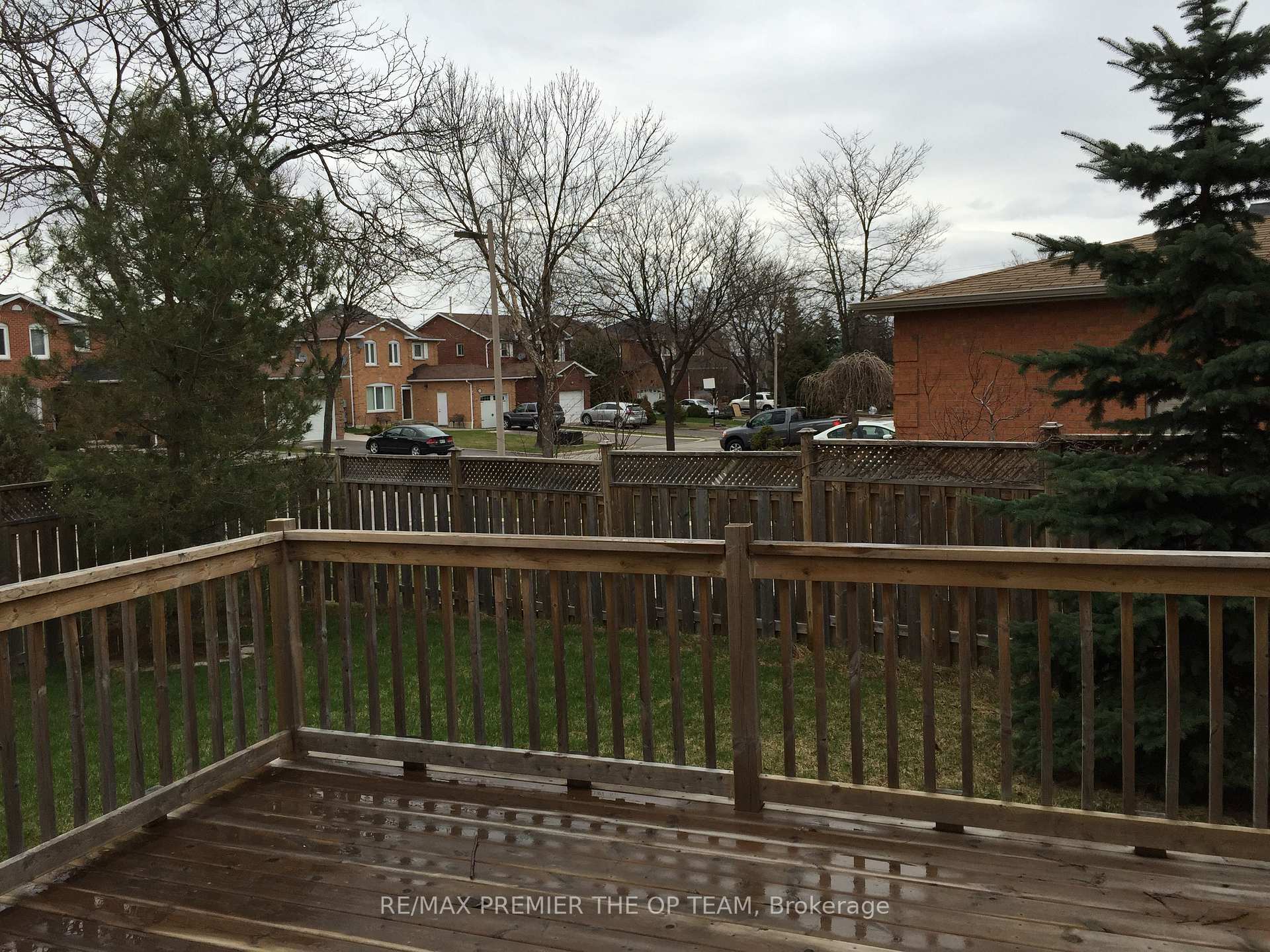 Photo 17 of 21 Pentland Crescent, Vaughan, Maple — HOMEH