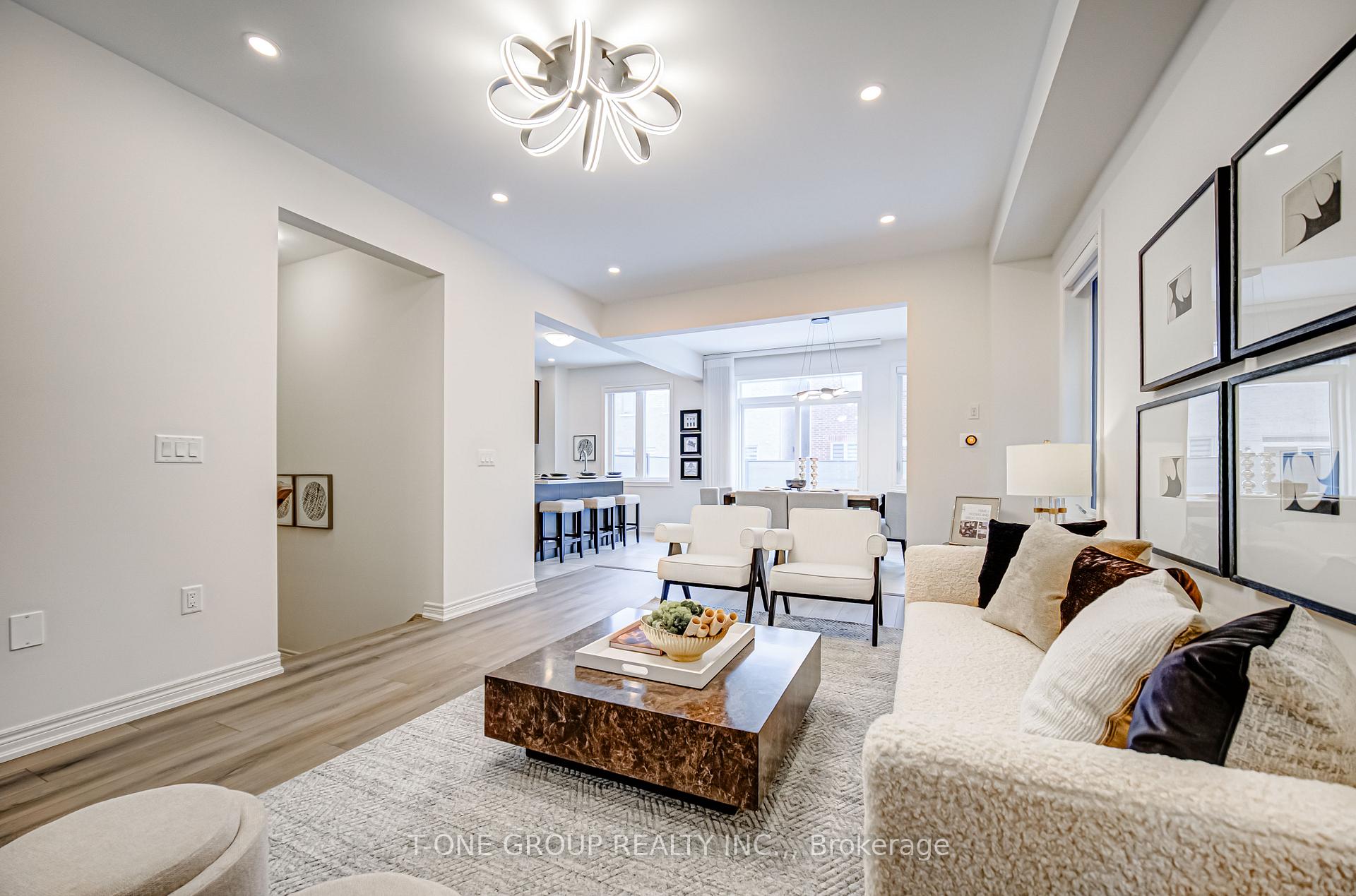 Photo 5 of 47 Willow Street, Markham, Wismer — HOMEH