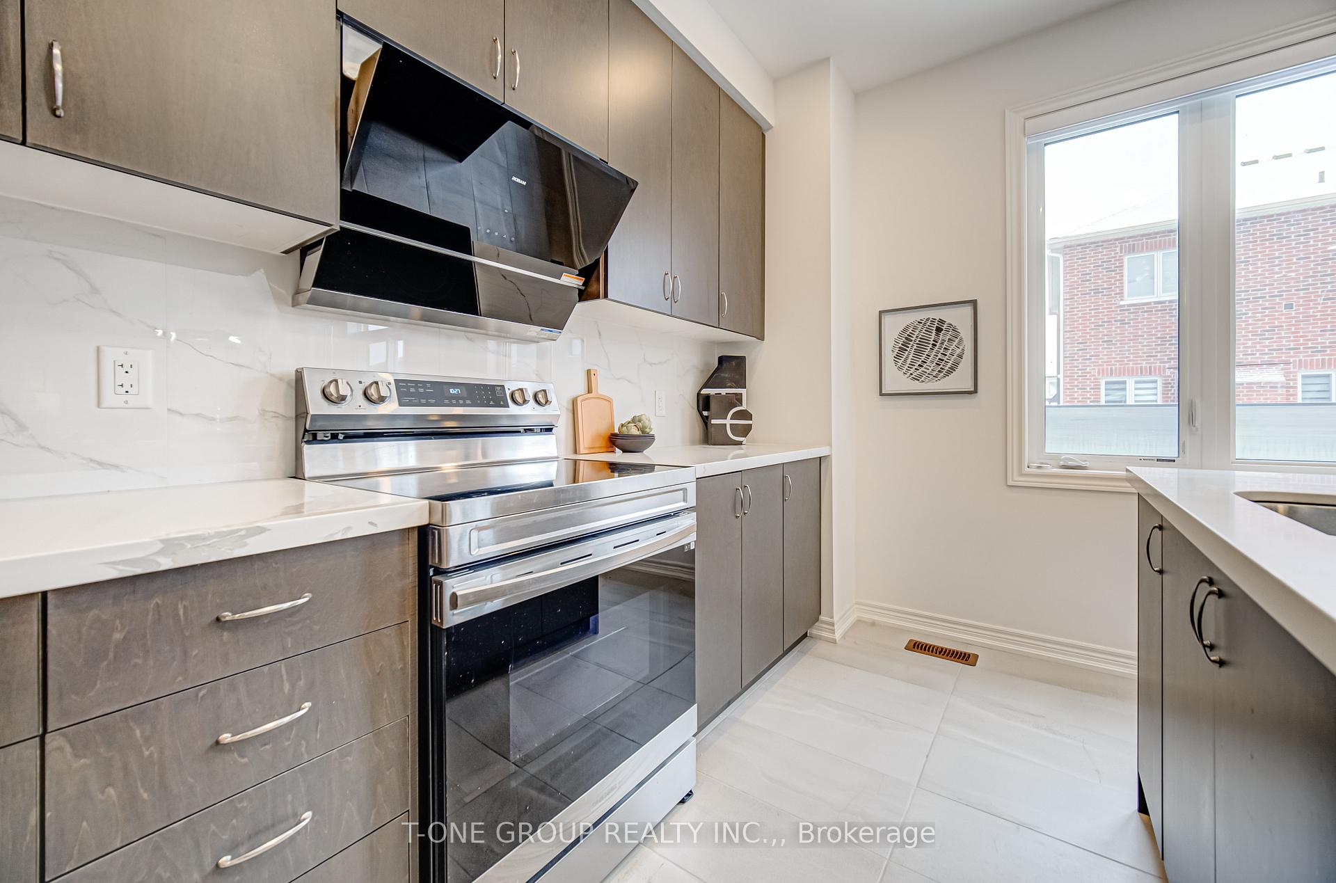 Photo 12 of 47 Willow Street, Markham, Wismer — HOMEH