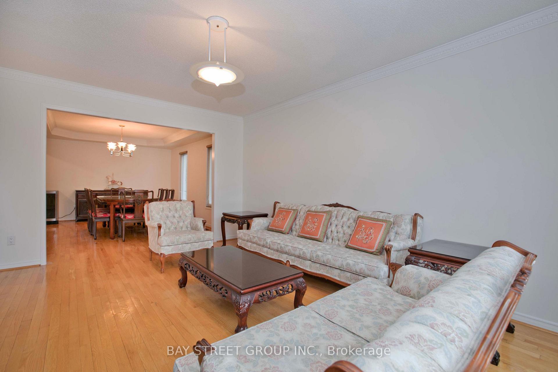 Photo 4 of 29 Webber Crescent, Markham, Unionville — HOMEH