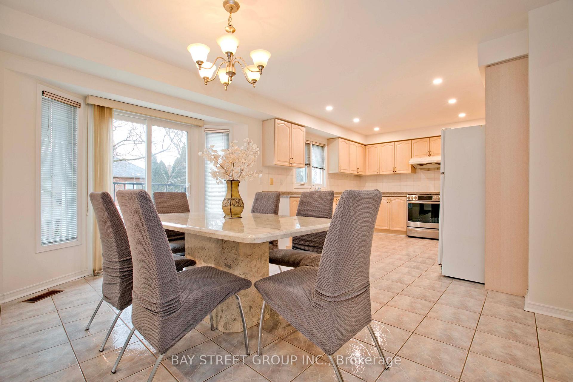 Photo 8 of 29 Webber Crescent, Markham, Unionville — HOMEH
