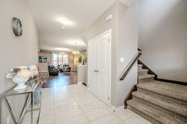 Photo 3 of 605 Sundew Drive, Waterloo — HOMEH