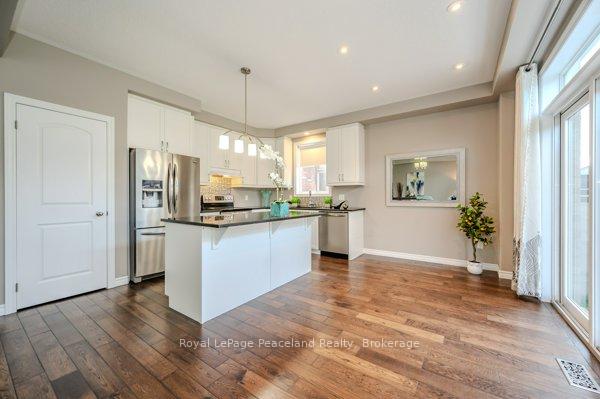 Photo 10 of 605 Sundew Drive, Waterloo — HOMEH