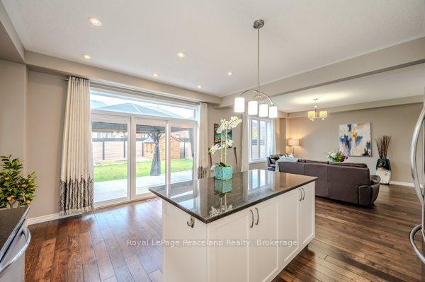 Photo 14 of 605 Sundew Drive, Waterloo — HOMEH