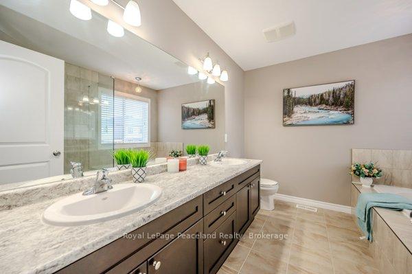 Photo 19 of 605 Sundew Drive, Waterloo — HOMEH