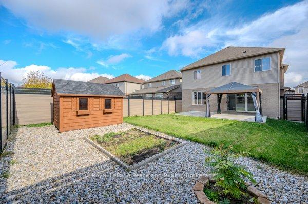 Photo 35 of 605 Sundew Drive, Waterloo — HOMEH
