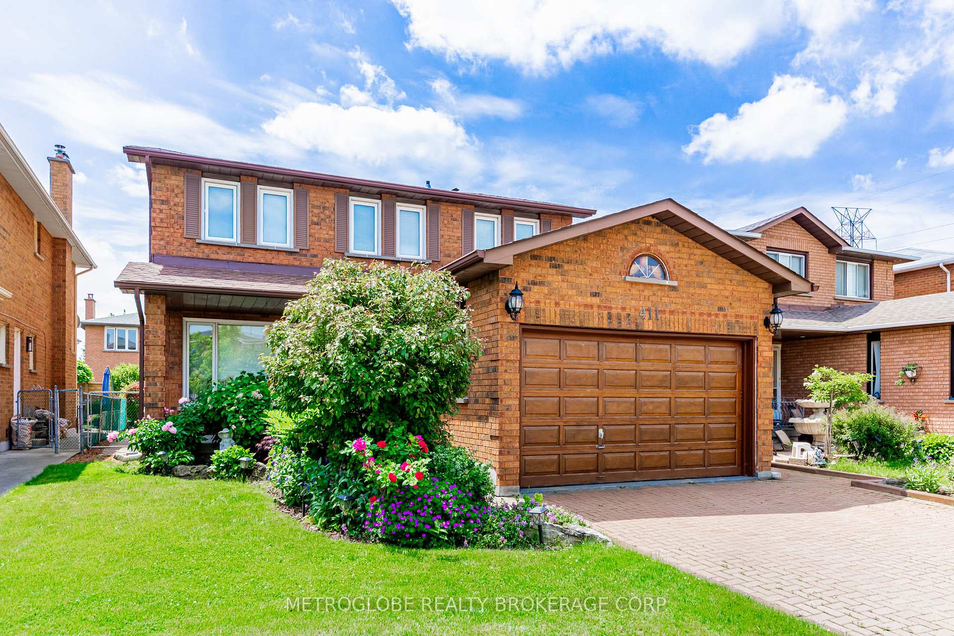 Photo 2 of 411 Forest Drive, Vaughan, West Woodbridge — HOMEH