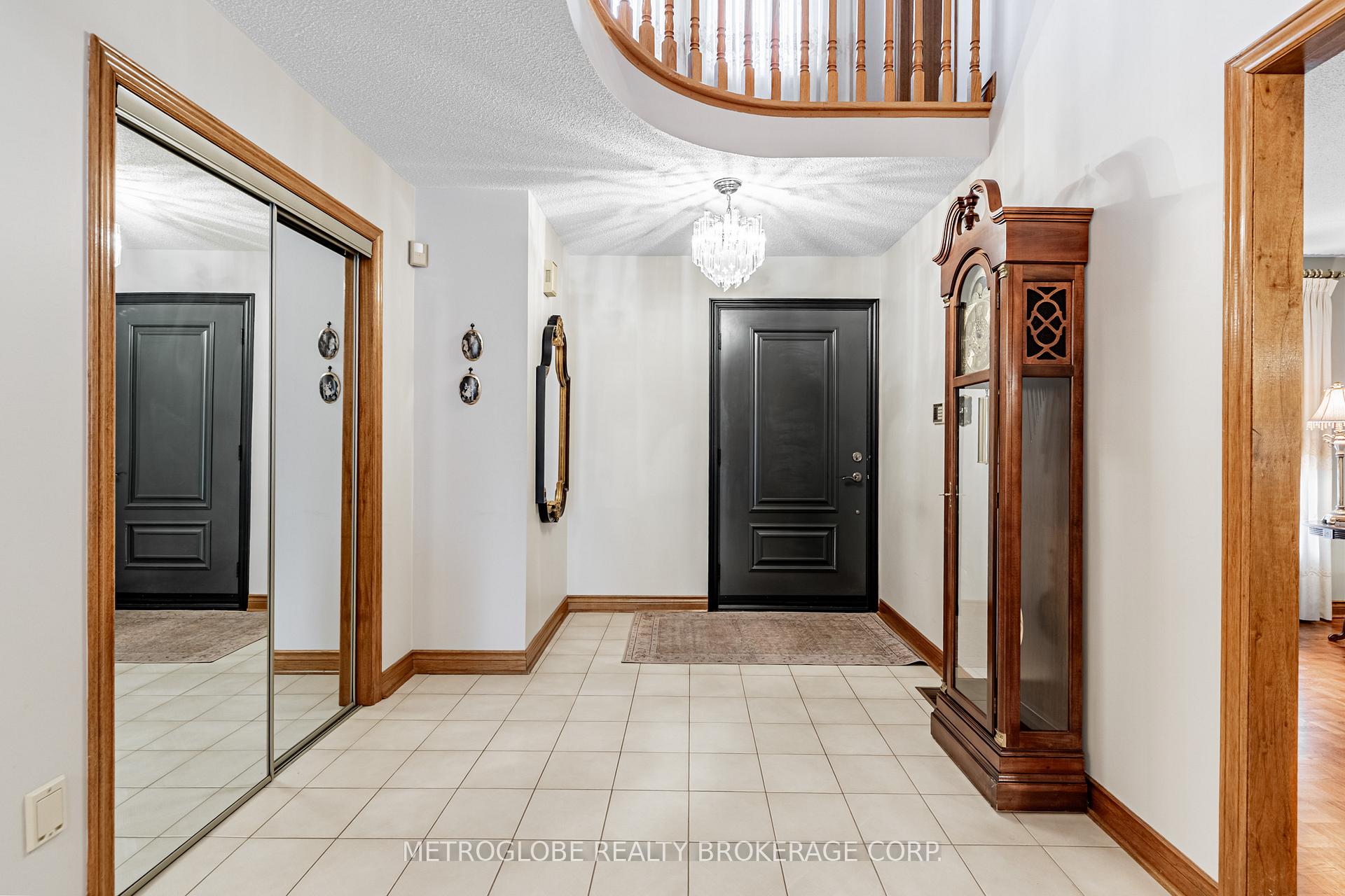 Photo 6 of 411 Forest Drive, Vaughan, West Woodbridge — HOMEH