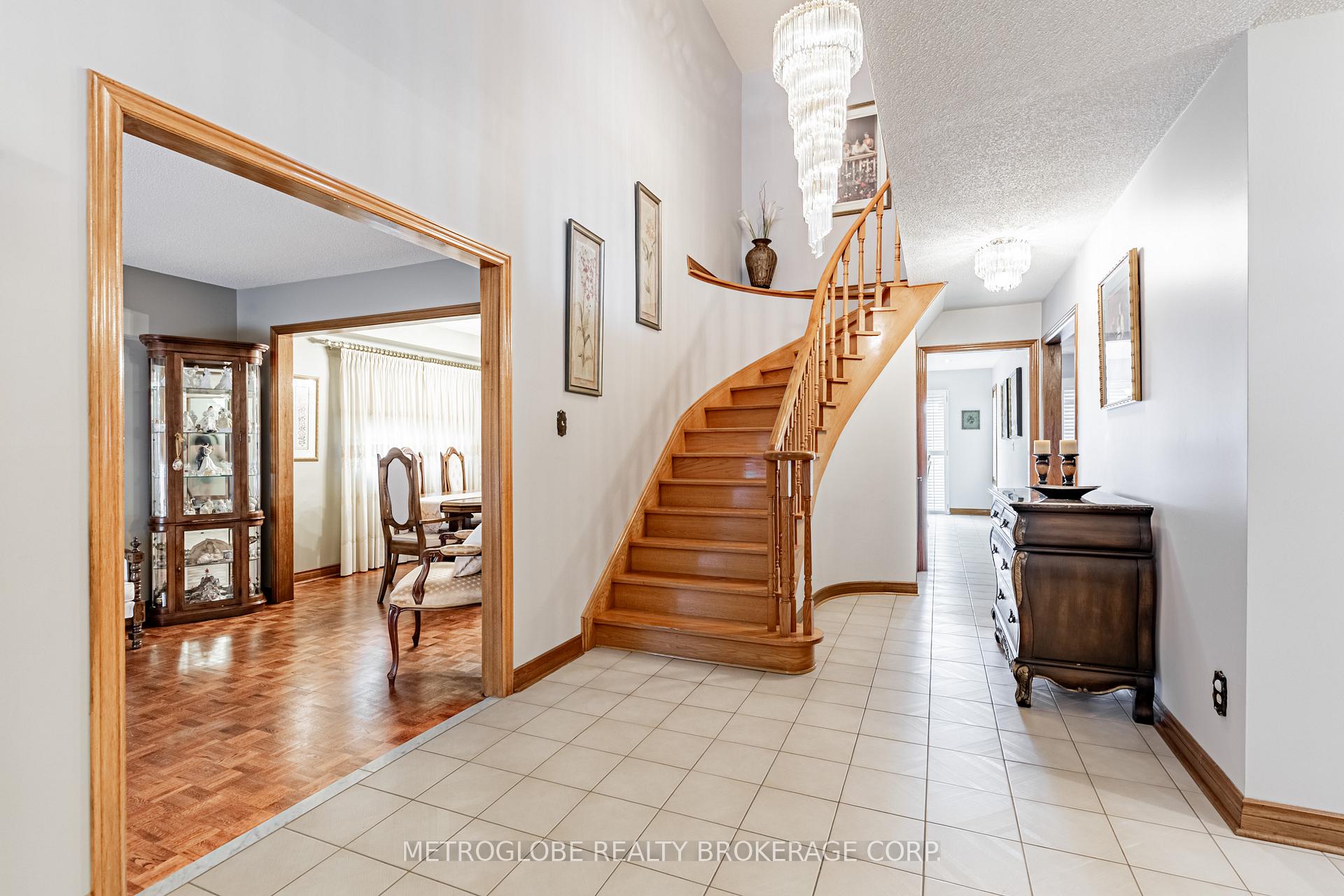Photo 7 of 411 Forest Drive, Vaughan, West Woodbridge — HOMEH