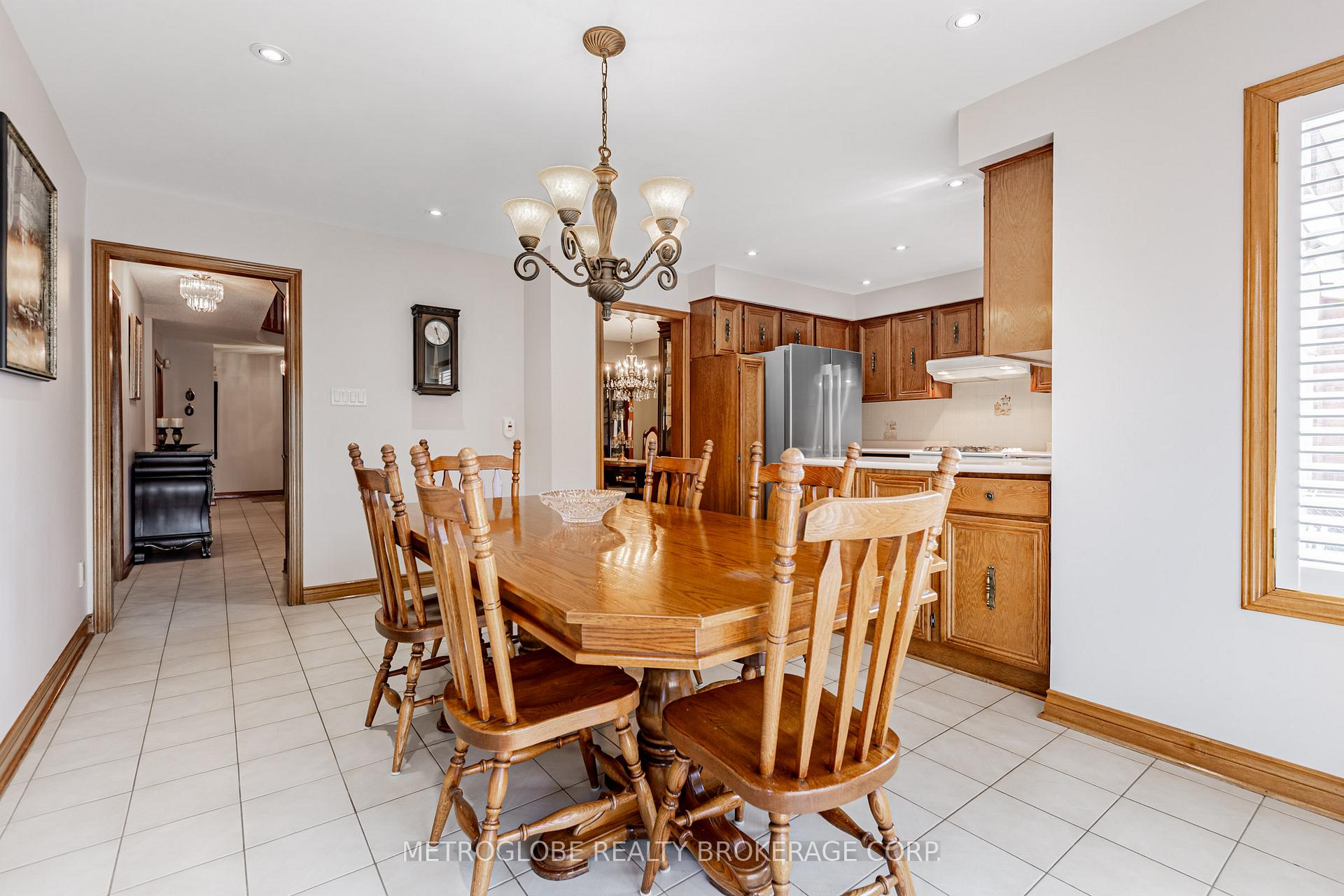 Photo 14 of 411 Forest Drive, Vaughan, West Woodbridge — HOMEH