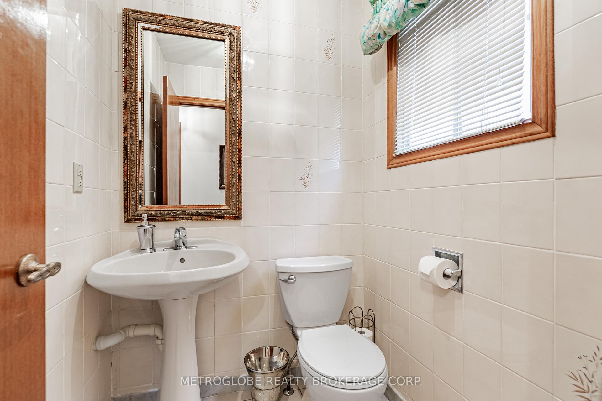 Photo 18 of 411 Forest Drive, Vaughan, West Woodbridge — HOMEH