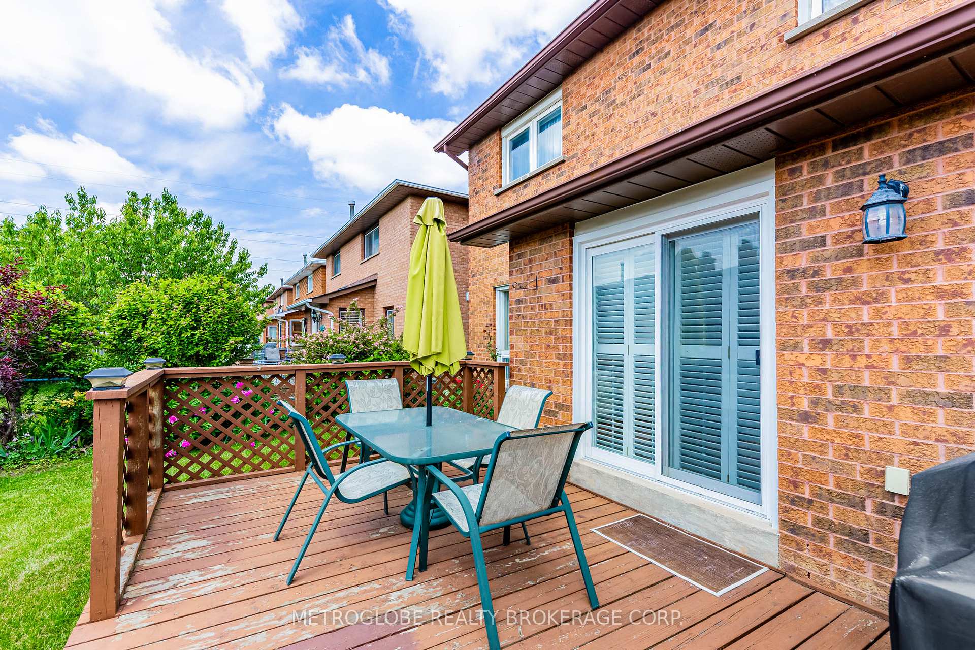 Photo 37 of 411 Forest Drive, Vaughan, West Woodbridge — HOMEH