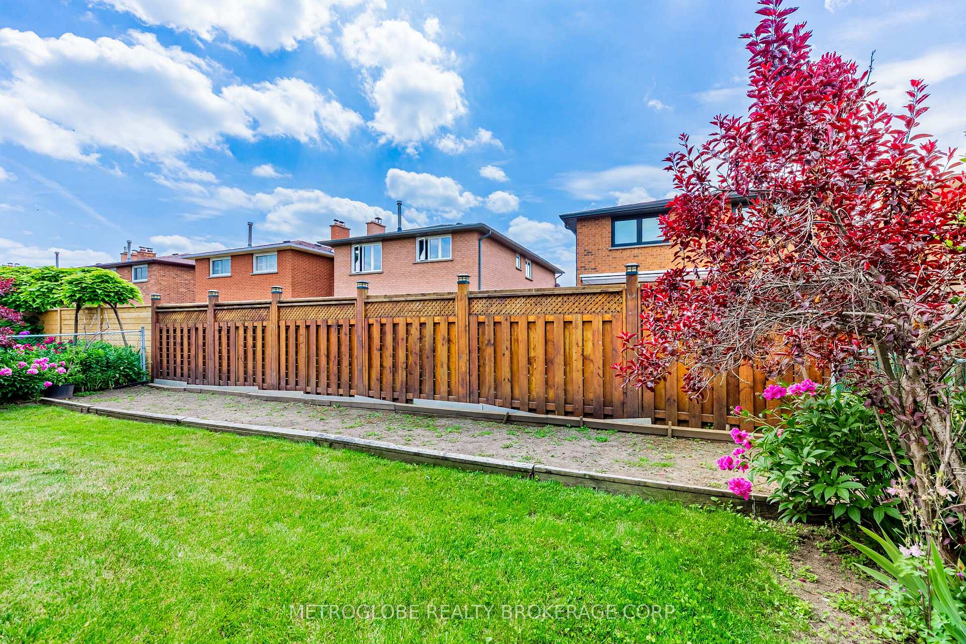 Photo 38 of 411 Forest Drive, Vaughan, West Woodbridge — HOMEH