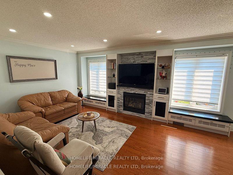 Photo 6 of 68 Seward Crescent, Ajax, Northeast Ajax — HOMEH