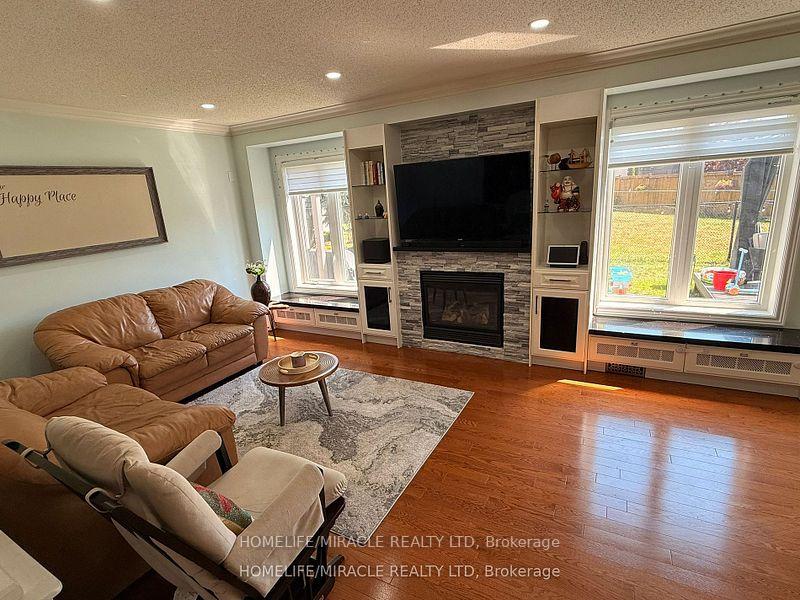 Photo 14 of 68 Seward Crescent, Ajax, Northeast Ajax — HOMEH