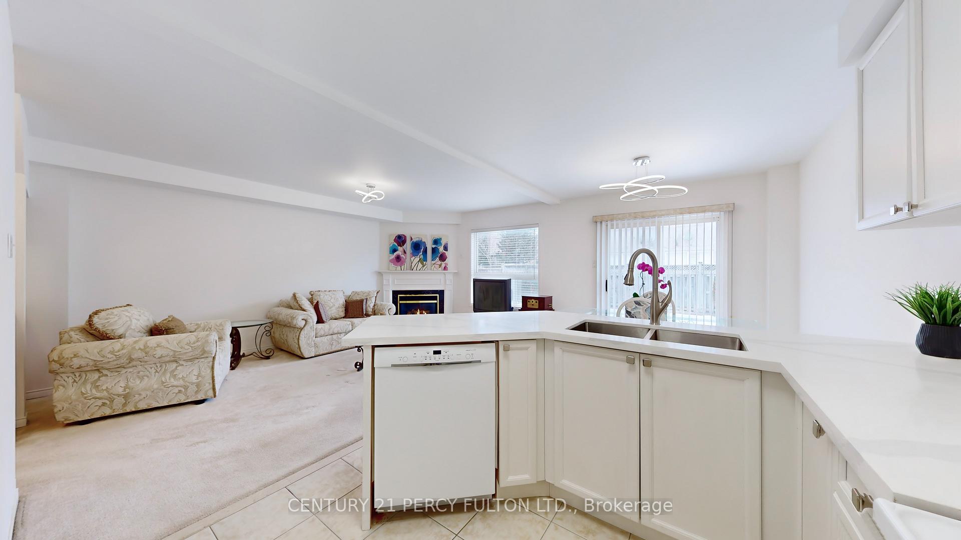 Photo 16 of 314 Castlemore Avenue, Markham, Berczy — HOMEH