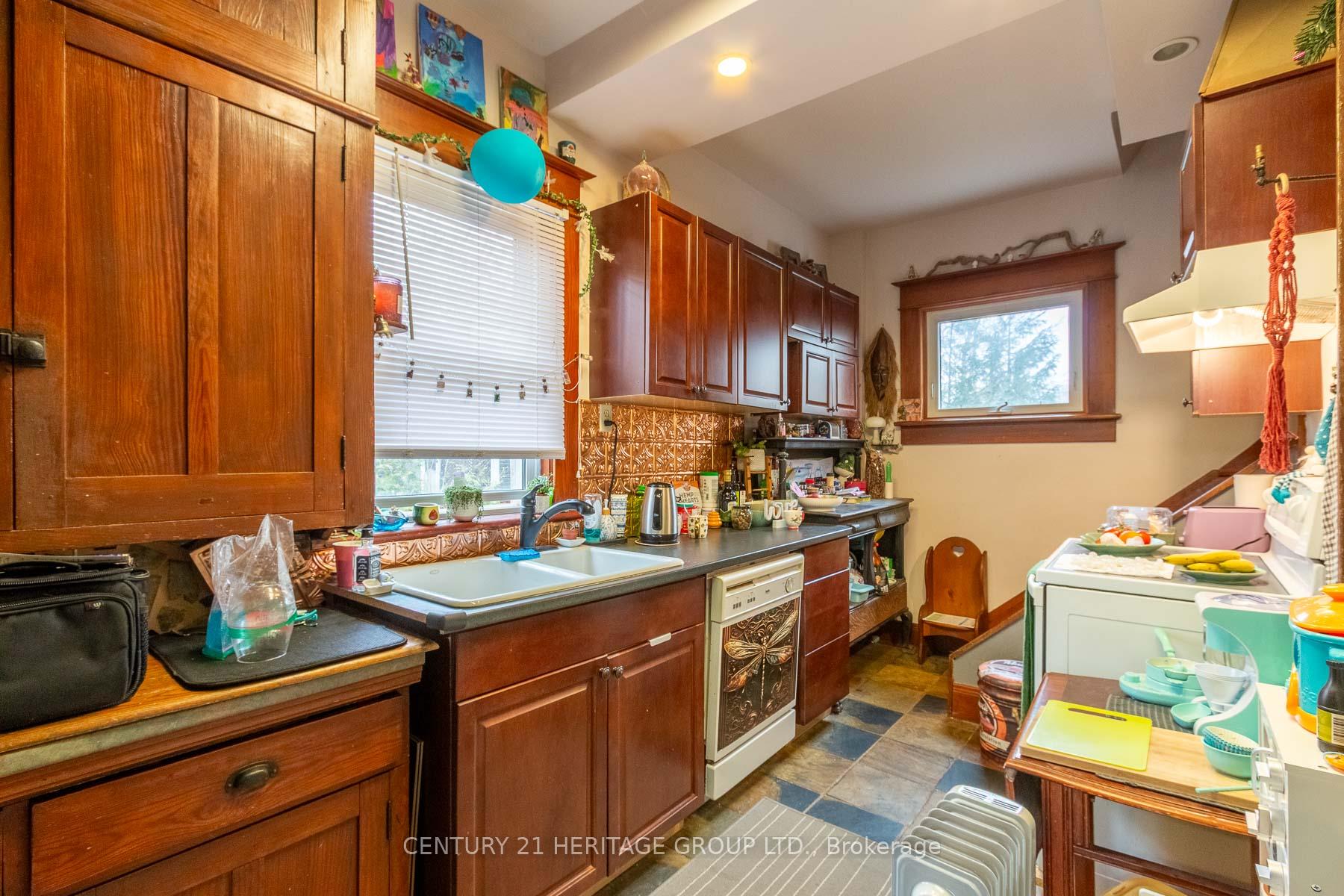 Photo 6 of 101 Niagara Street, Welland, Prince Charles — HOMEH