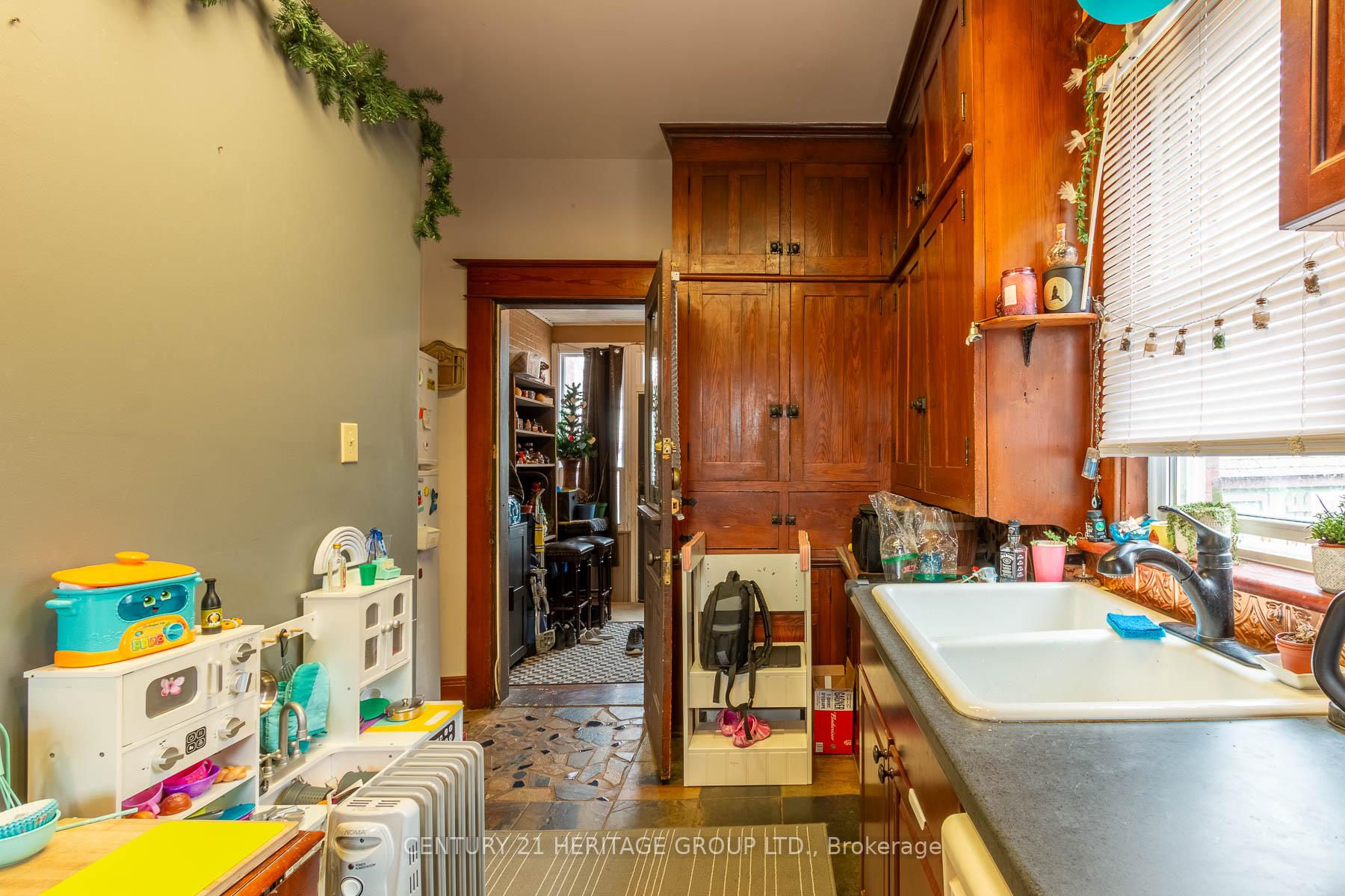 Photo 7 of 101 Niagara Street, Welland, Prince Charles — HOMEH