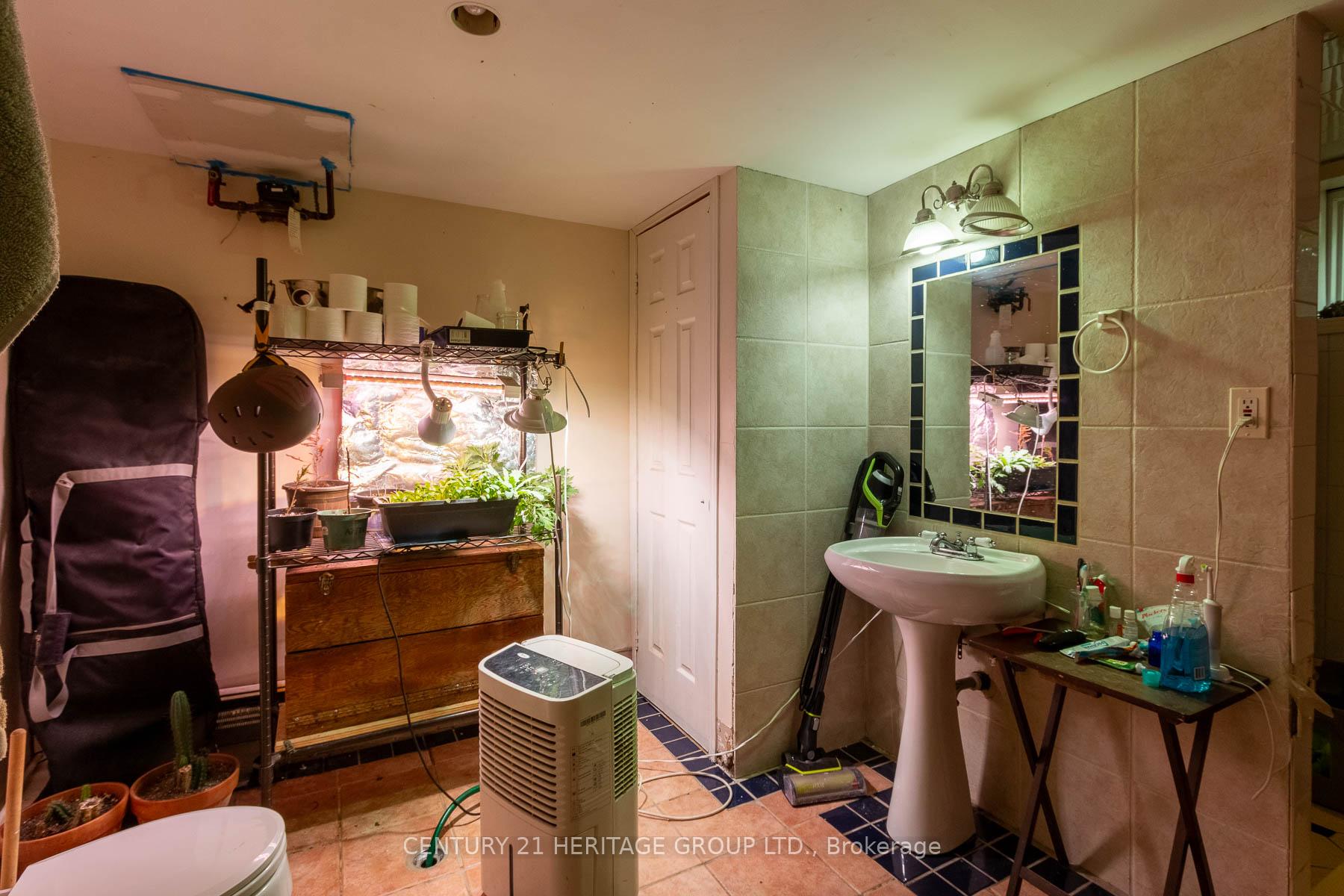 Photo 18 of 101 Niagara Street, Welland, Prince Charles — HOMEH