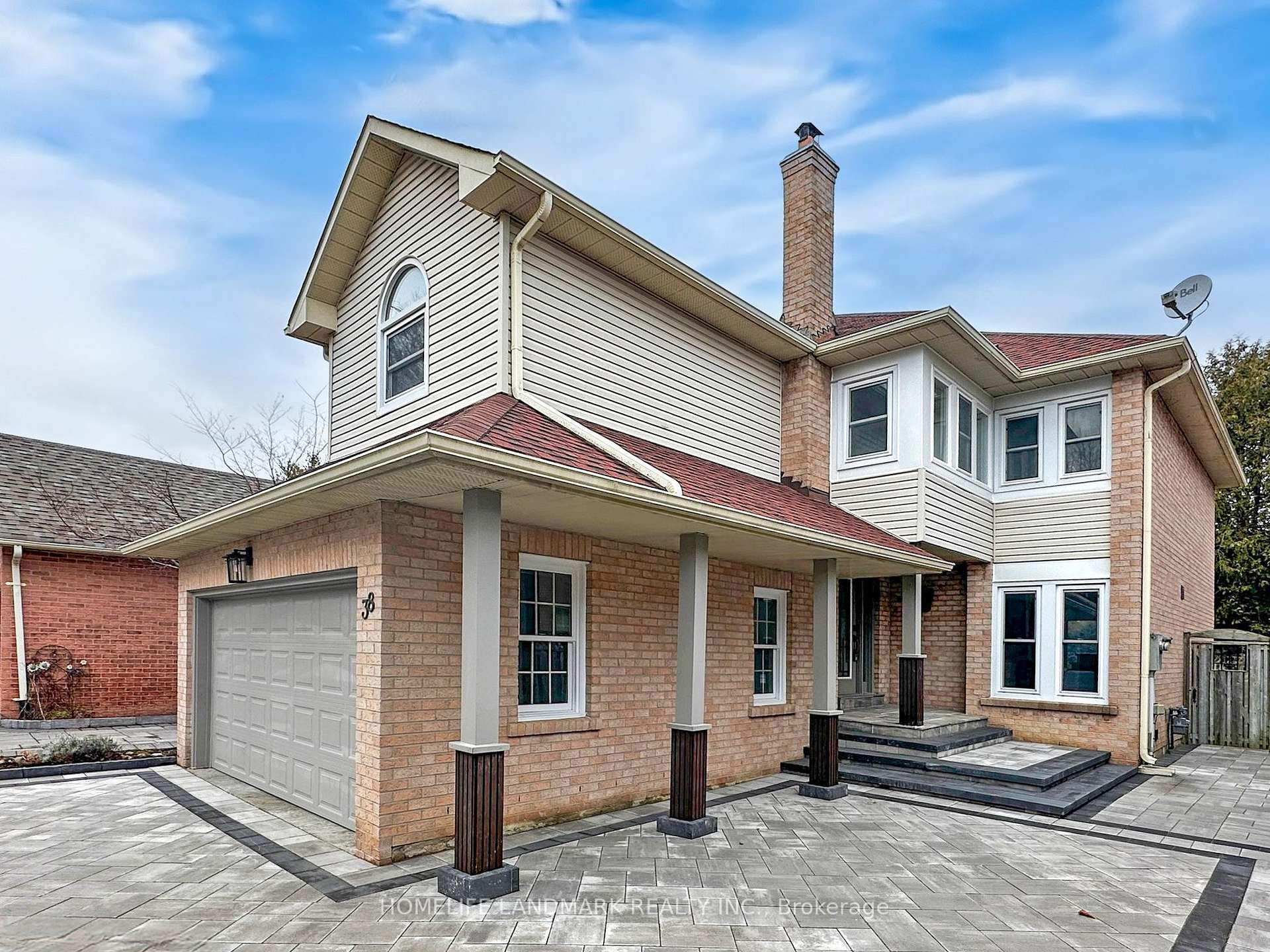 Photo 3 of 38 Juniper Crescent, Markham, Unionville — HOMEH