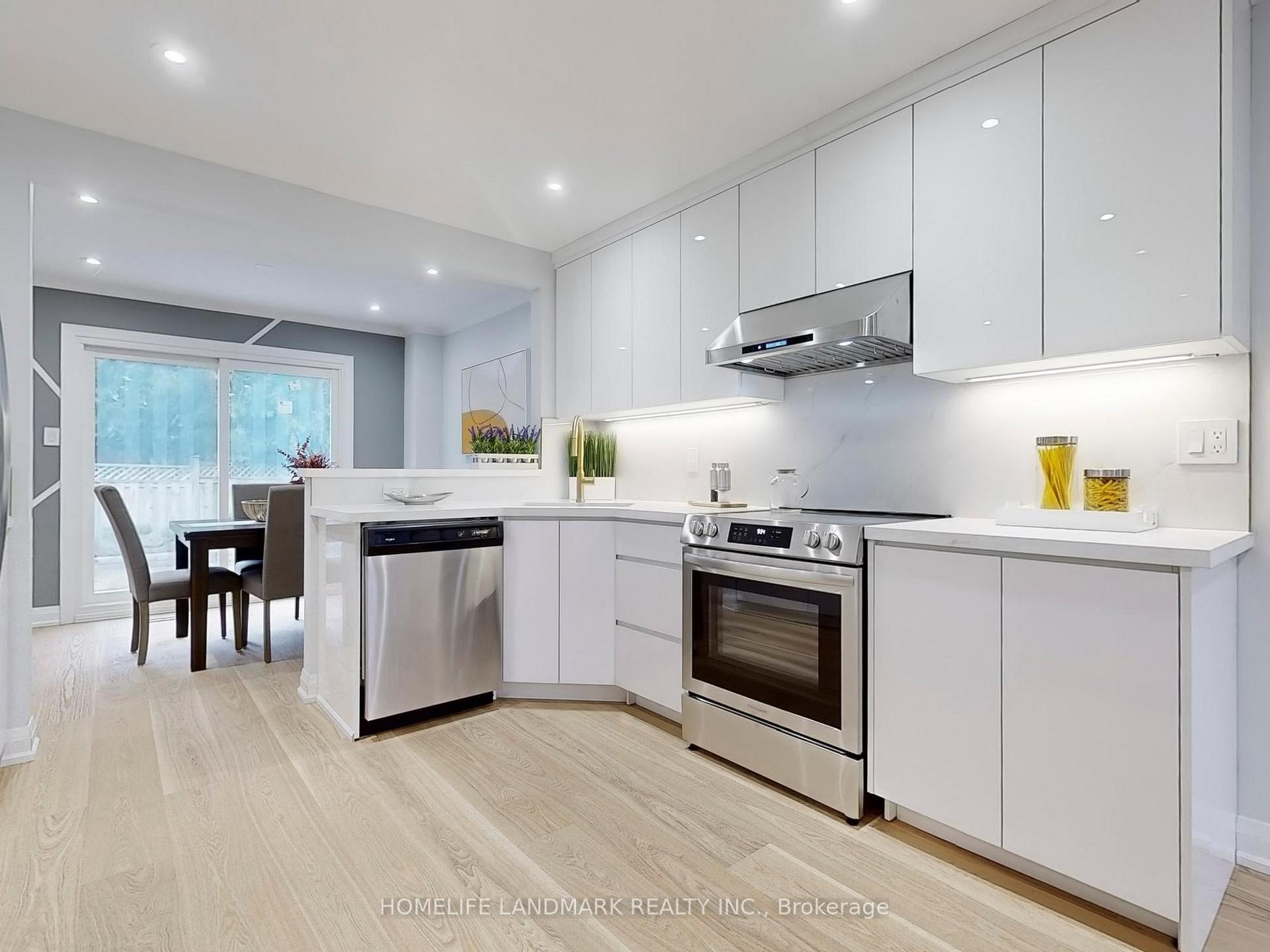 Photo 13 of 38 Juniper Crescent, Markham, Unionville — HOMEH