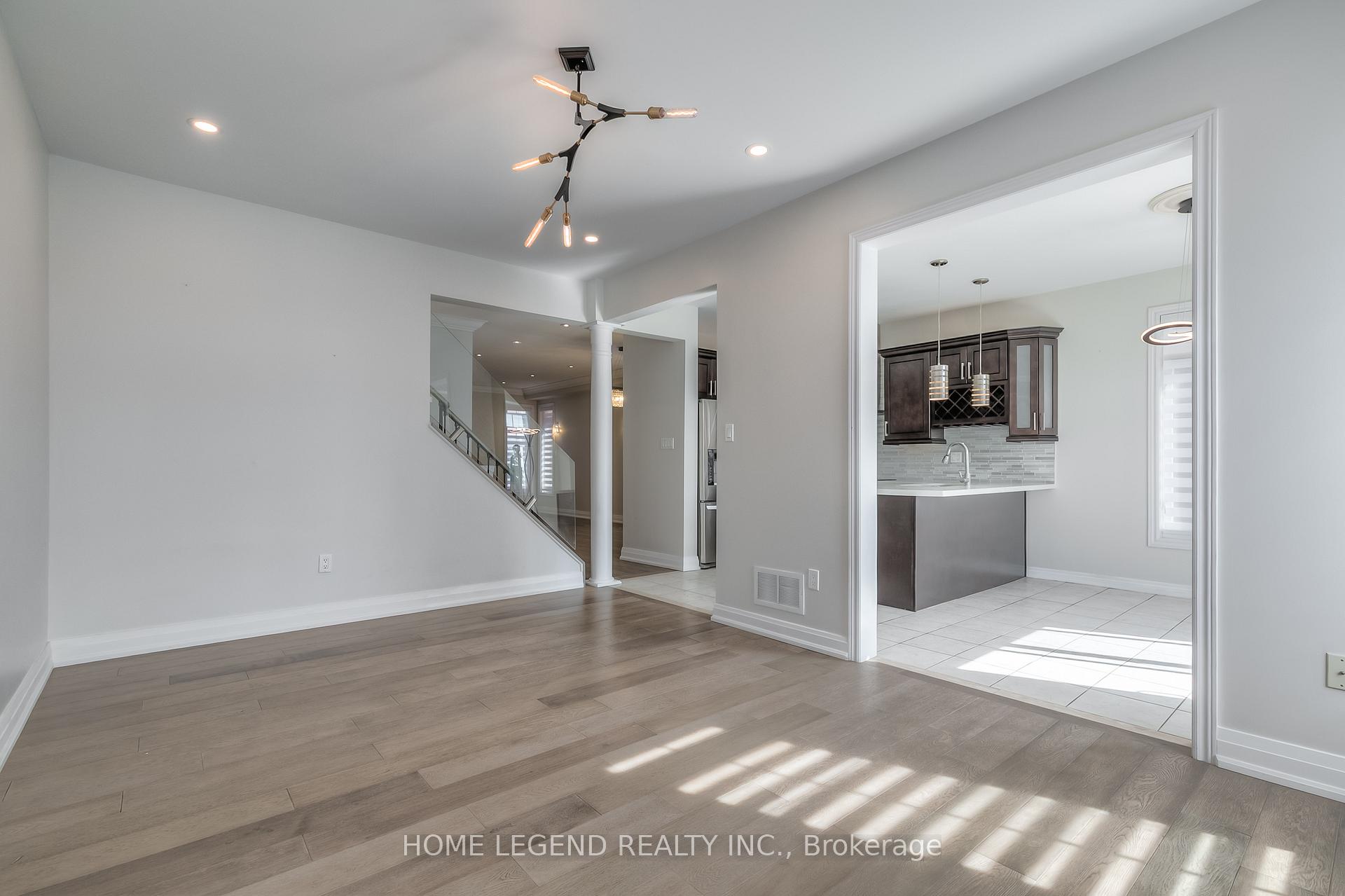 Photo 6 of 3 Fraserwood Road, Vaughan, Patterson — HOMEH