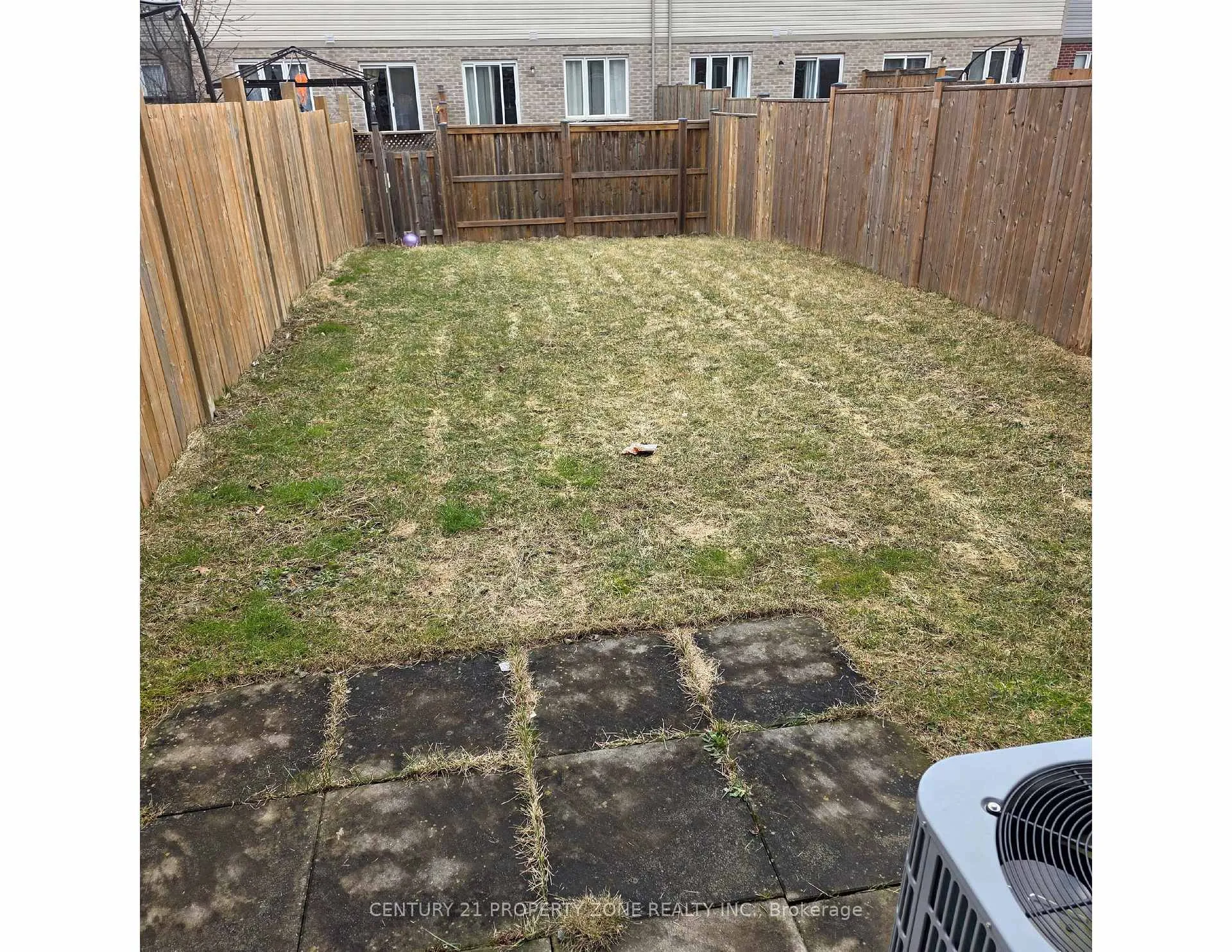 Photo 5 of 136 Monarch Street, Welland, Coyle Creek — HOMEH