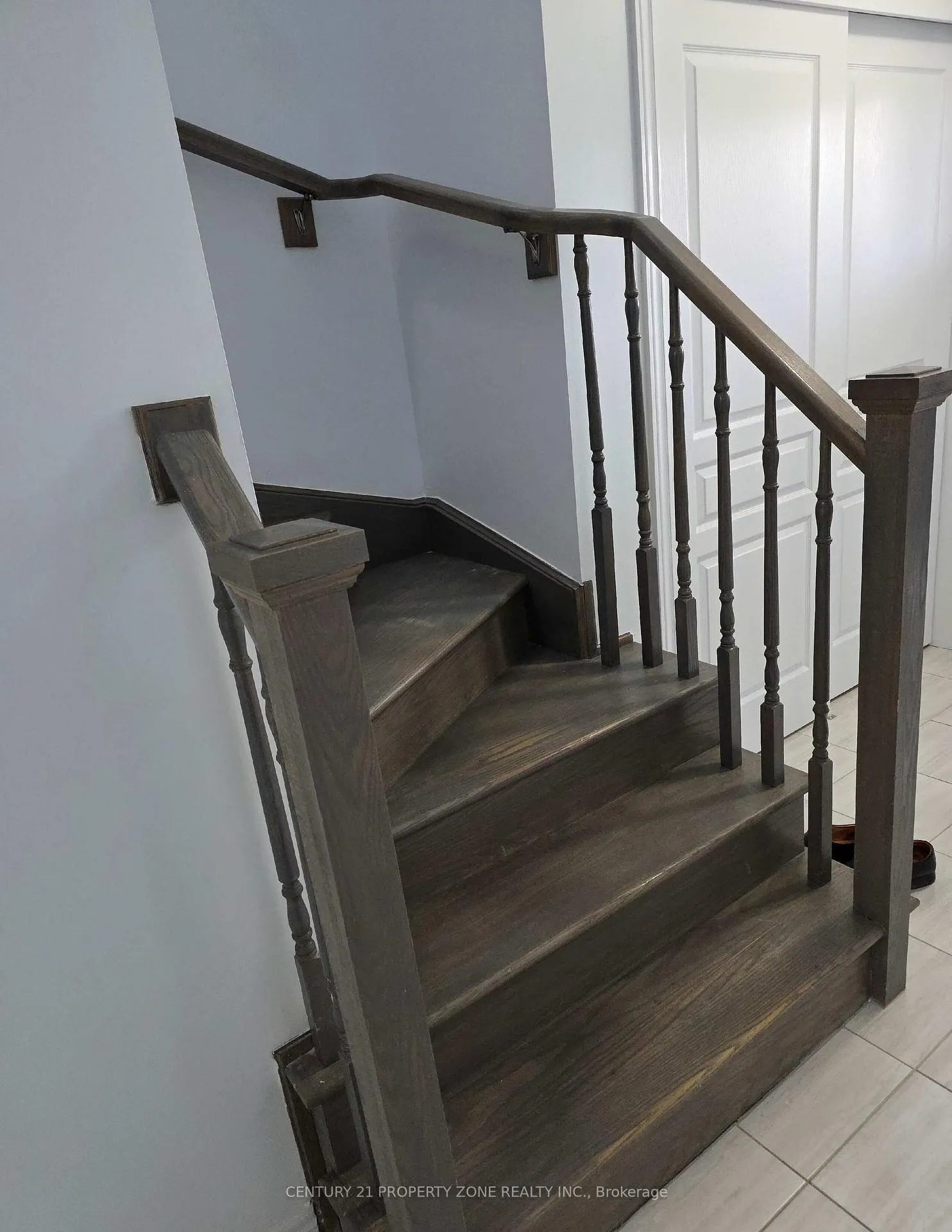 Photo 6 of 136 Monarch Street, Welland, Coyle Creek — HOMEH