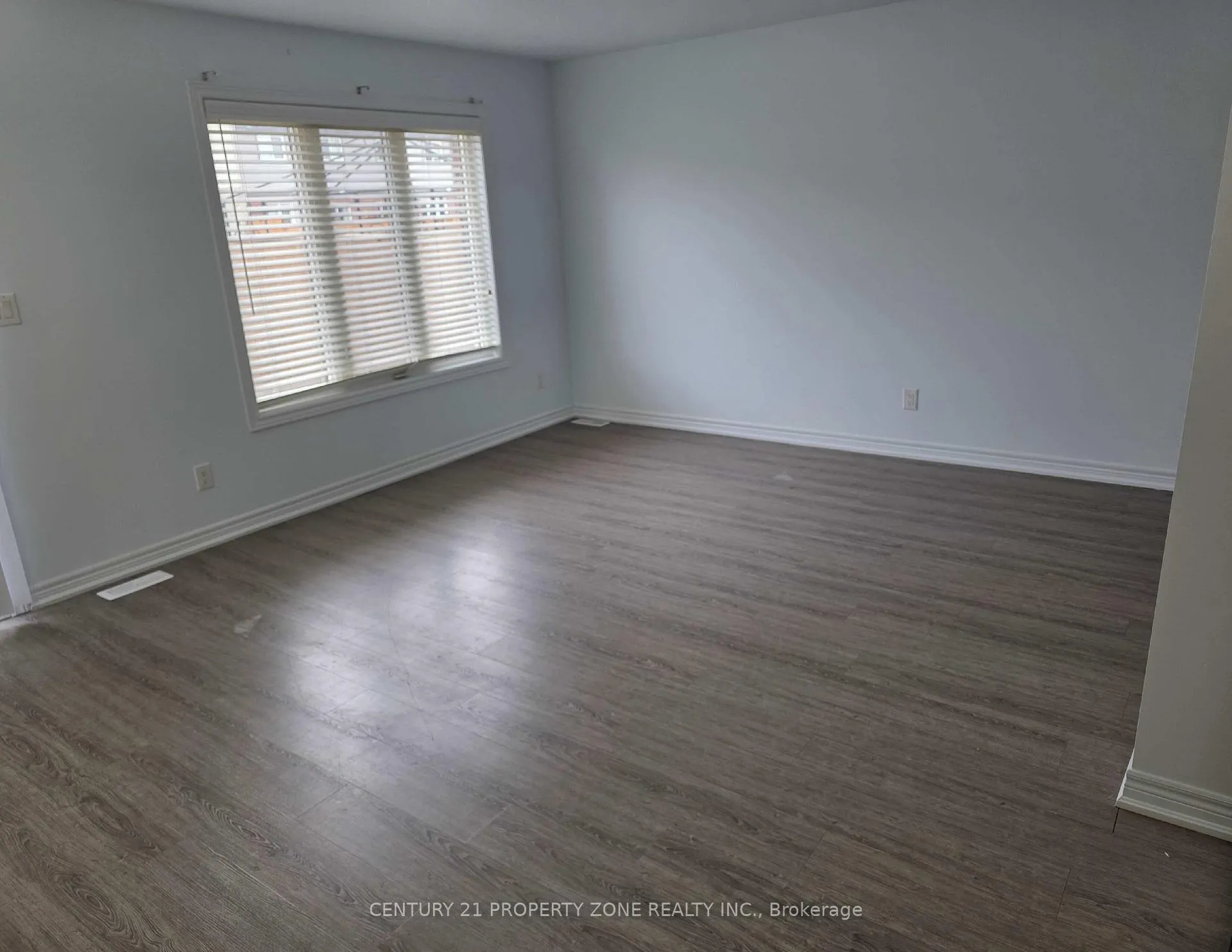 Photo 7 of 136 Monarch Street, Welland, Coyle Creek — HOMEH