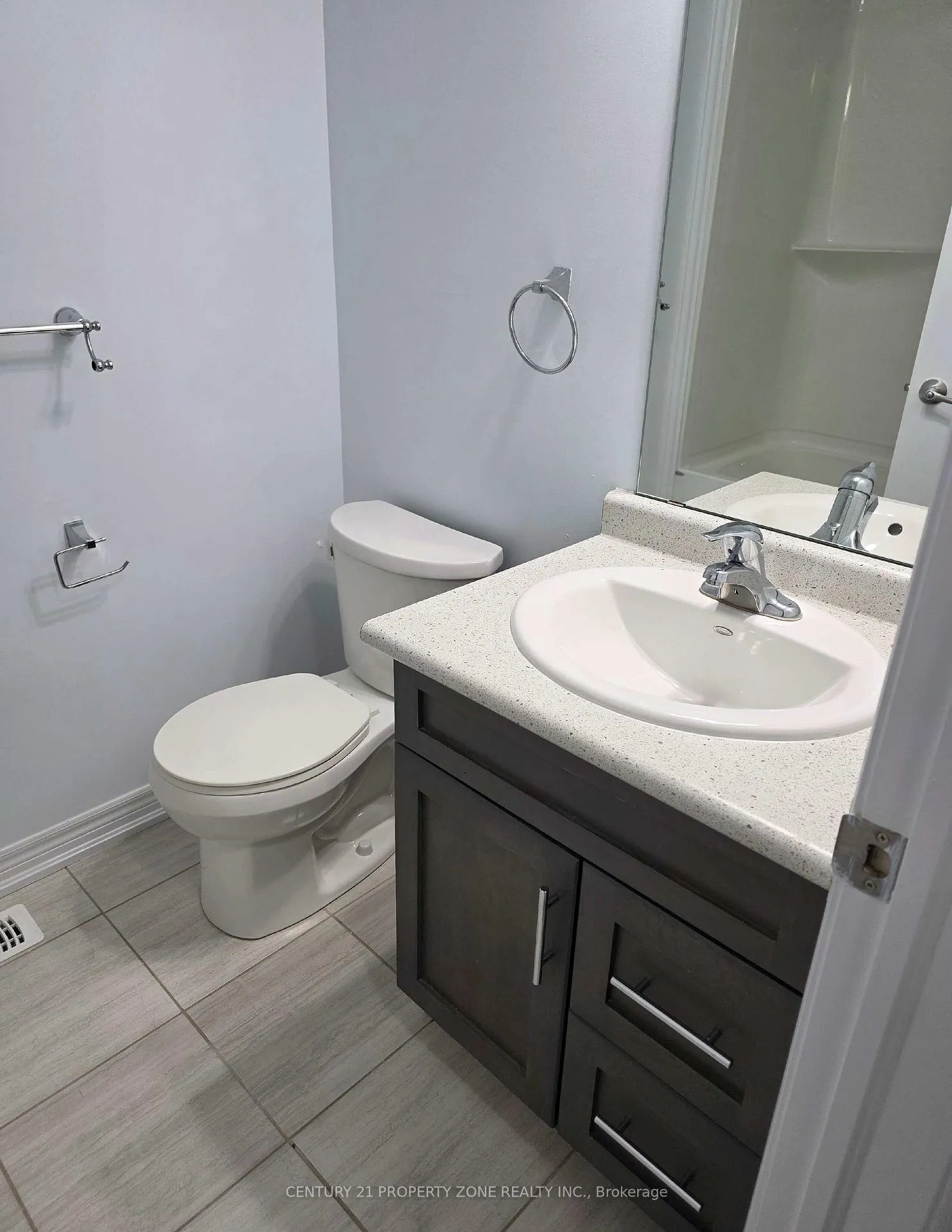 Photo 13 of 136 Monarch Street, Welland, Coyle Creek — HOMEH