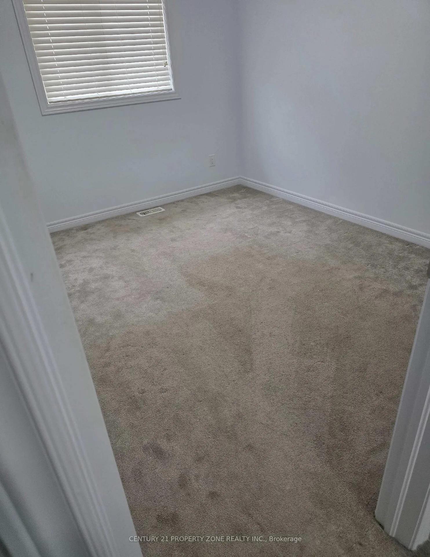 Photo 15 of 136 Monarch Street, Welland, Coyle Creek — HOMEH