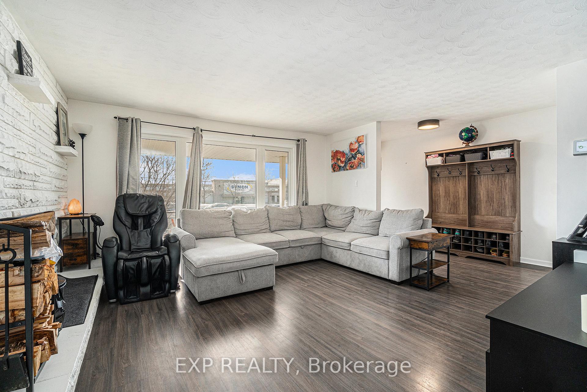Photo 4 of 1843 Walkley Road, Ottawa, Guildwood Estates - Urbandale Acres — HOMEH