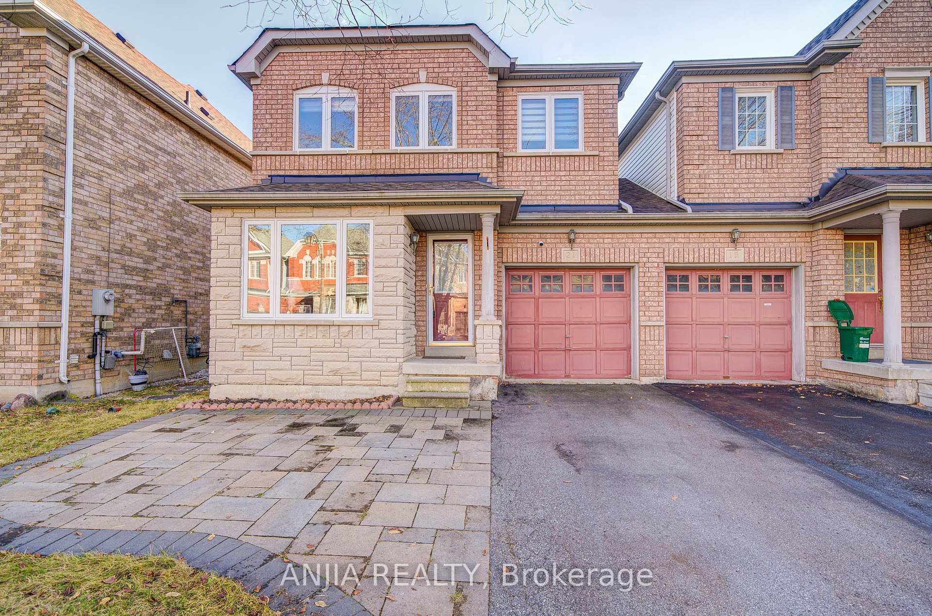 Photo 1 of 21 Bertram Earnshaw Drive, Markham, Berczy — HOMEH