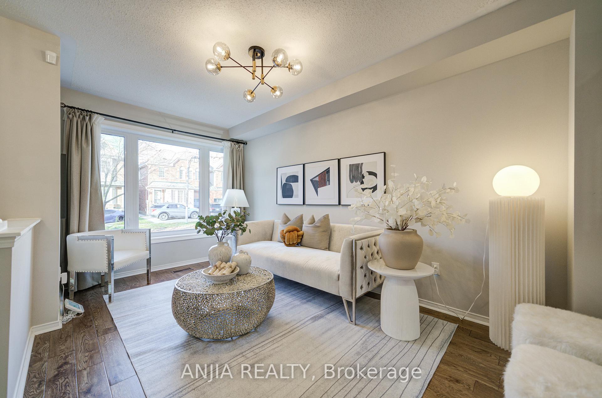 Photo 5 of 21 Bertram Earnshaw Drive, Markham, Berczy — HOMEH